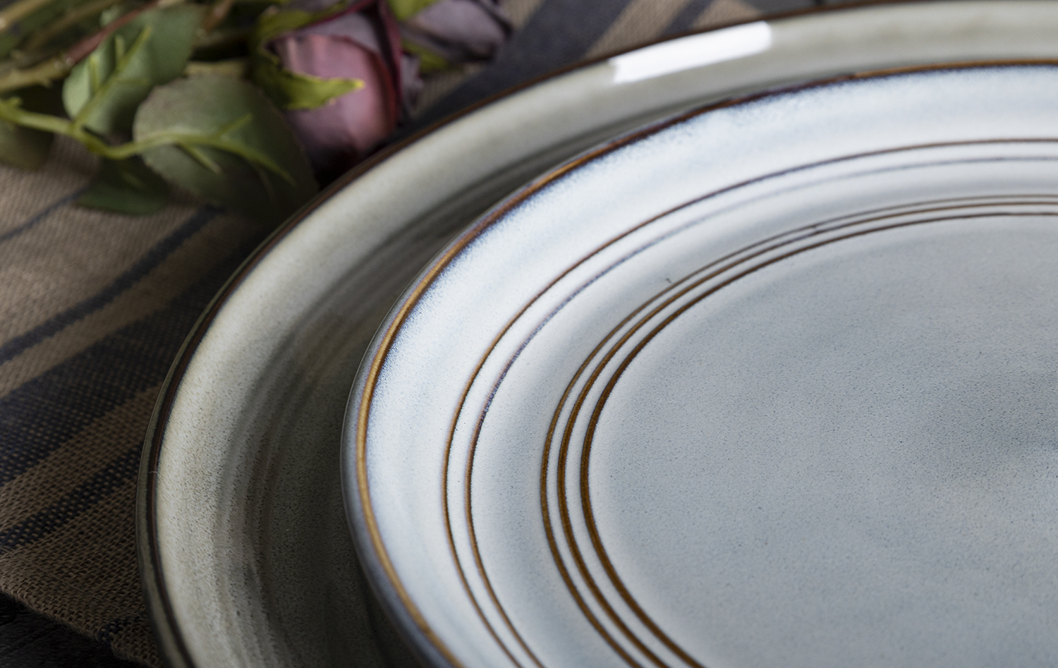 CHANGSHA HAPPY GO Ribbed Reactive Glaze Stoneware Dinnerware Set – Natural Earth Tone Plates, Bowls & Mugs for Rustic Modern Dining|happygodinnerware.com