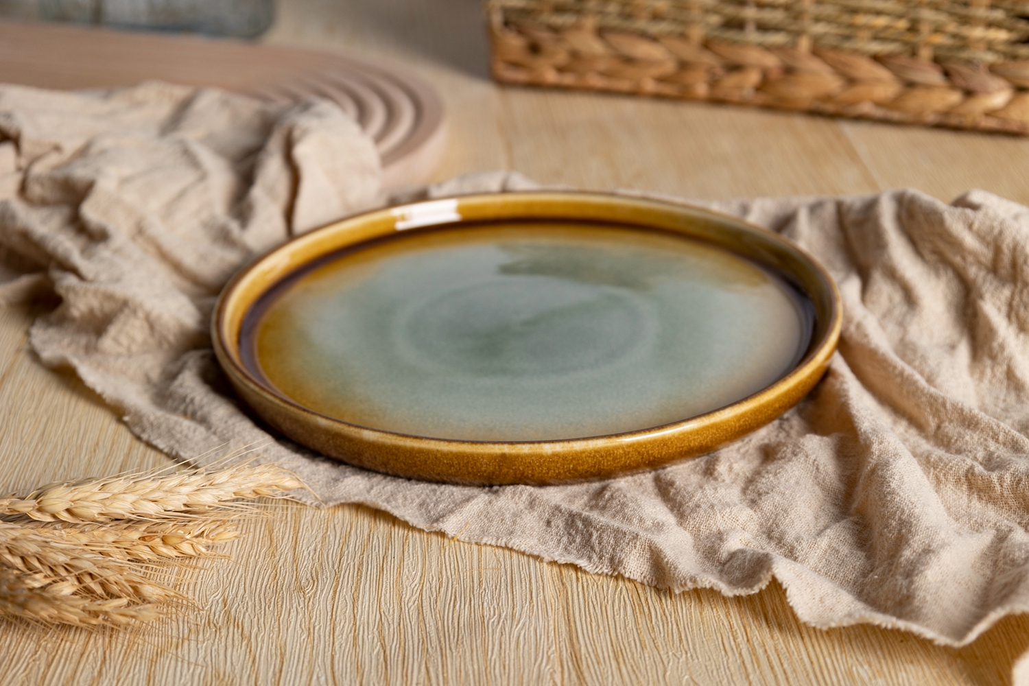 CHANGSHA HAPPY GO Golden Rim Reactive Glaze Stoneware Dinnerware Set – Warm Gradient Plates, Bowls & Mugs for Rustic Dining|happygodinnerware.com