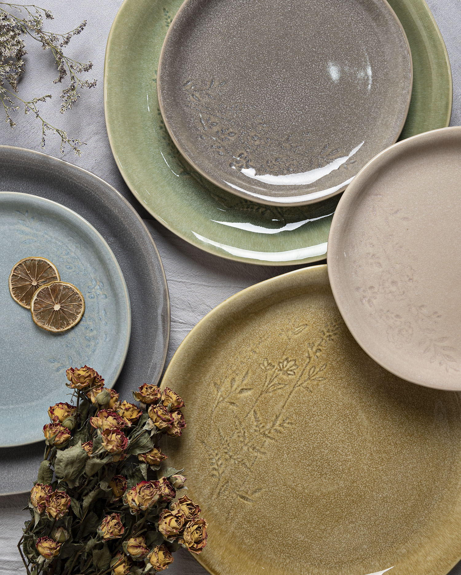 CHANGSHA HAPPY GO Floral Embossed Reactive Glaze Stoneware Dinnerware Set – Nature-Inspired Plates, Bowls & Mugs in Earthy Tones|happygodinnerware.com