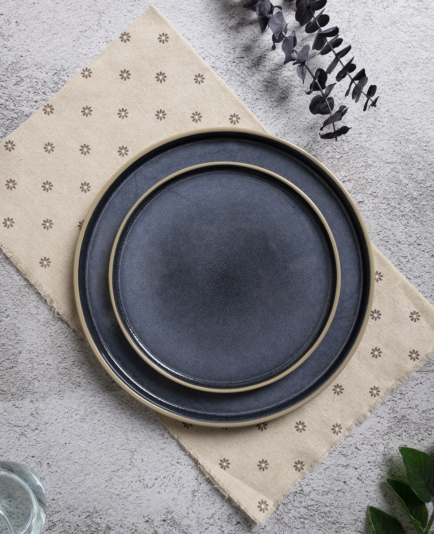 CHANGSHA HAPPY GO Modern Matte Glaze Stoneware Dinnerware Set with Reactive Interior Finish|happygodinnerware.com