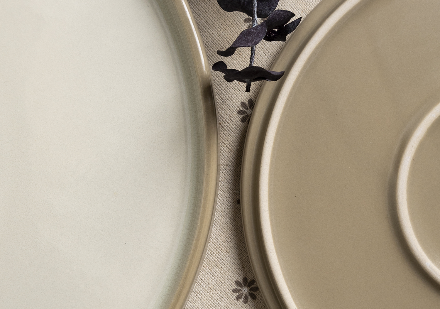 CHANGSHA HAPPY GO Modern Matte Glaze Stoneware Dinnerware Set with Reactive Interior Finish|happygodinnerware.com