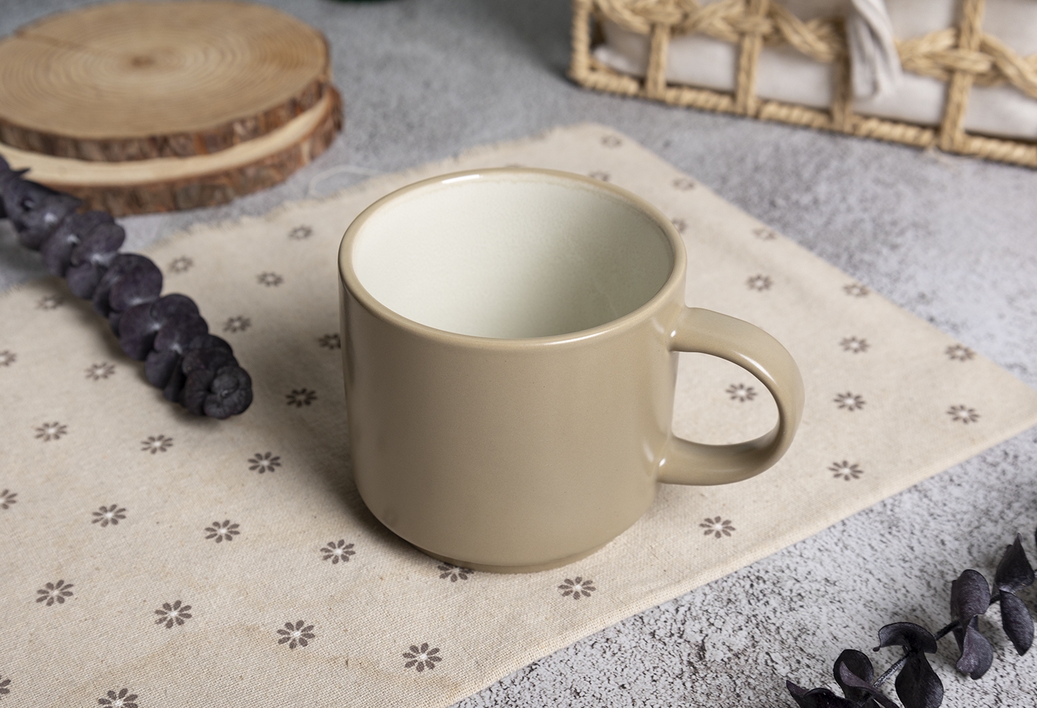 CHANGSHA HAPPY GO Modern Matte Glaze Stoneware Dinnerware Set with Reactive Interior Finish|happygodinnerware.com