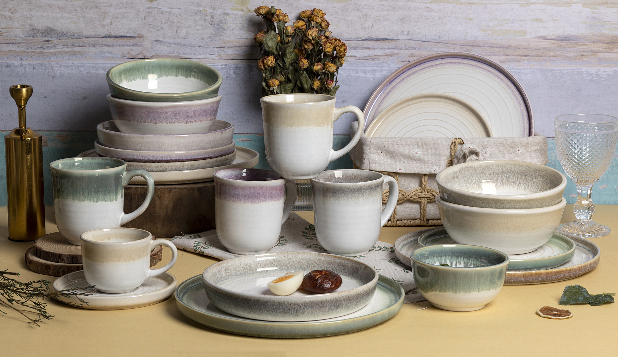 CHANGSHA HAPPY GO Elegant Reactive Glaze Stoneware Dinnerware Set with Gradient Rim Design|happygodinnerware.com