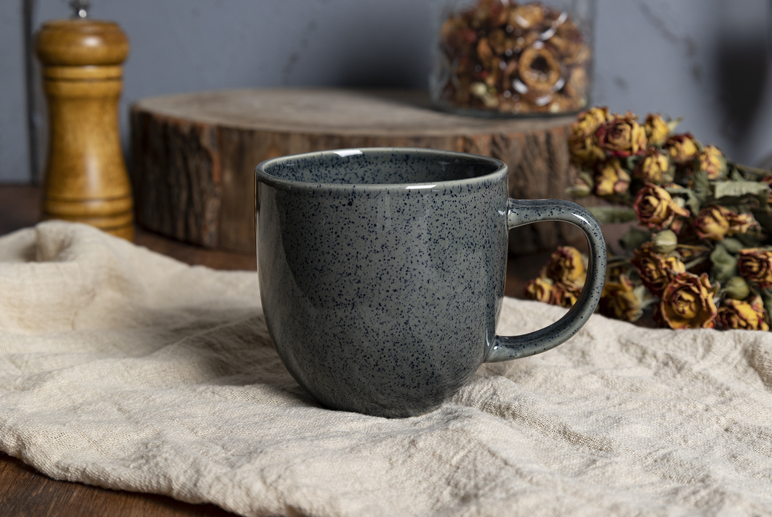 CHANGSHA HAPPY GO Speckled Reactive Glaze Stackable Stoneware Mug and Bowl Set with Gift Box Packaging|happygodinnerware.com