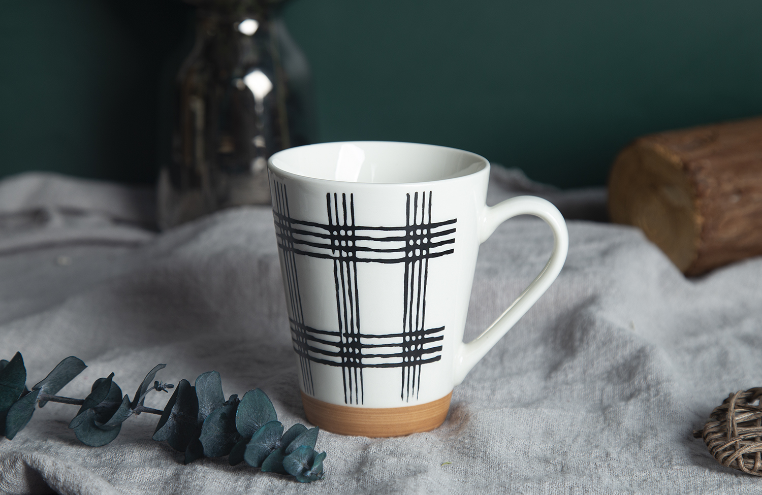 CHANGSHA HAPPY GO Nordic Minimalist Underglaze Screen Printed New Bone China Mugs |happygodinnerware.com