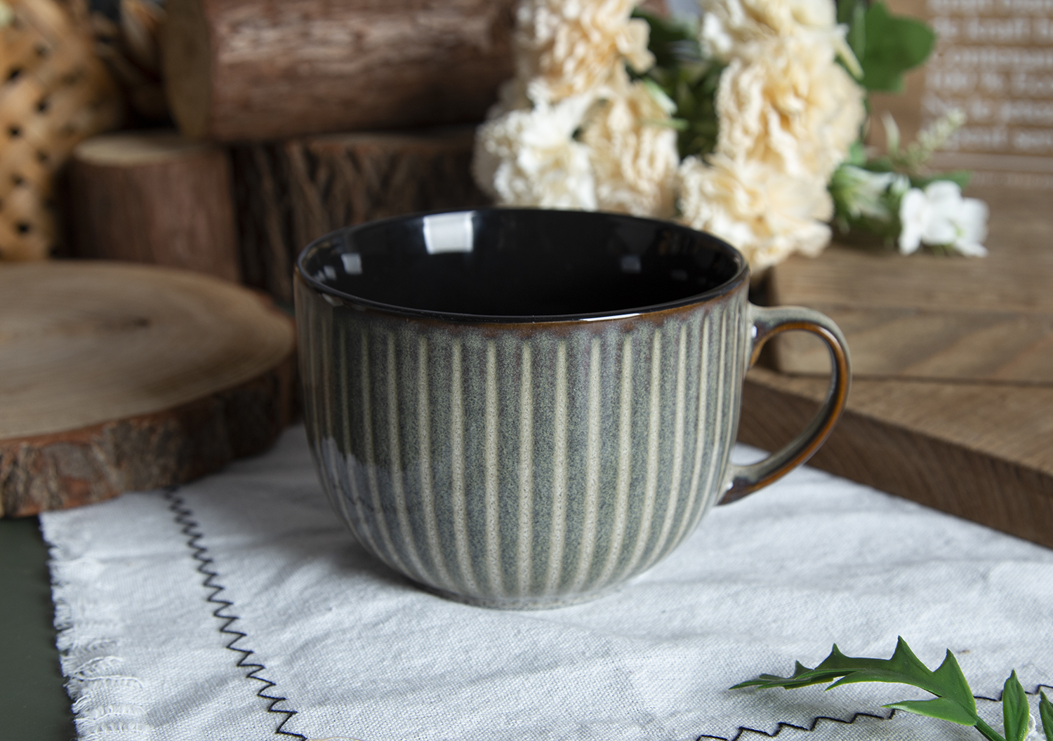 CHANGSHA HAPPY GO Embossed Design Mugs with Reactive Glaze |happygodinnerware.com
