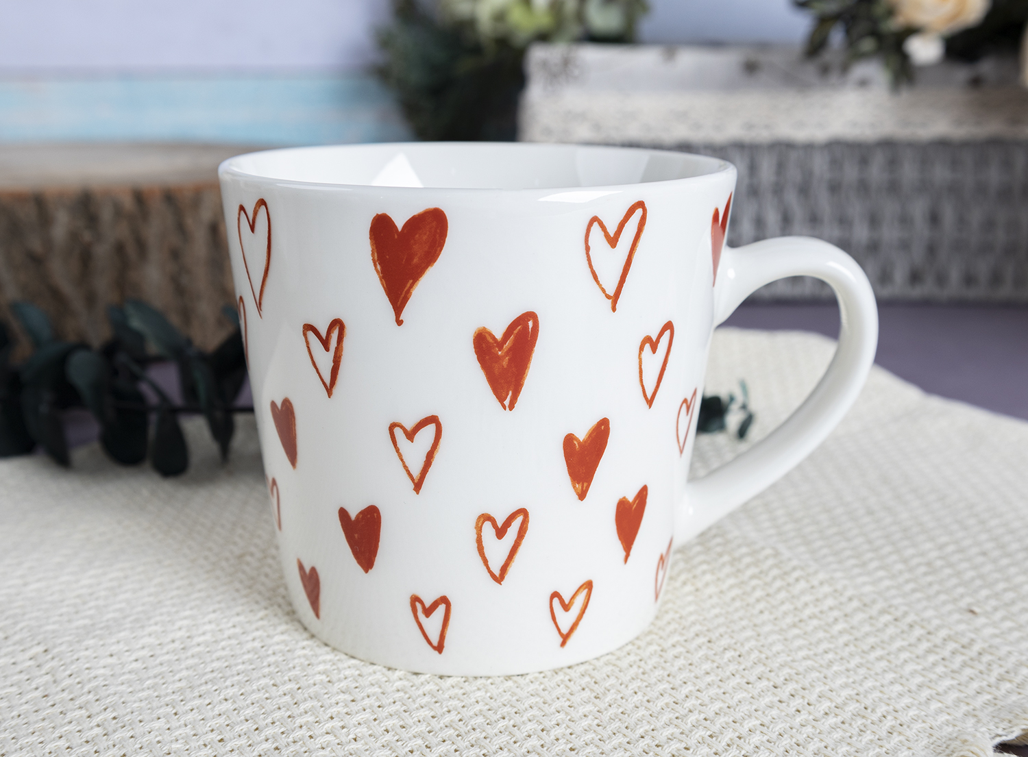 CHANGSHA HAPPY GO  Hand-Drawn Red Heart Line Design New Bone China Mug Set with Whimsical Style for Gifting  |happygodinnerware.com