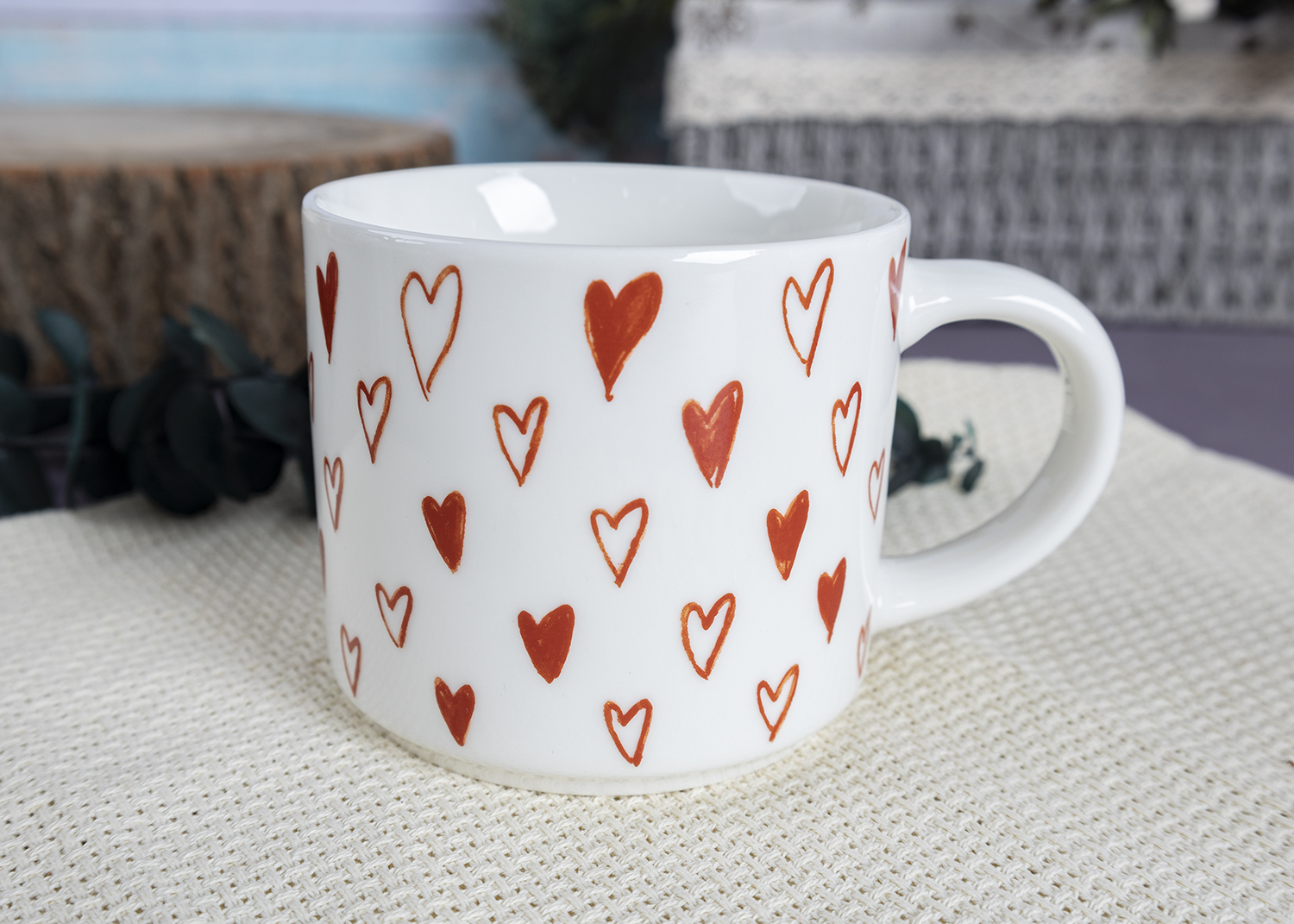 CHANGSHA HAPPY GO  Hand-Drawn Red Heart Line Design New Bone China Mug Set with Whimsical Style for Gifting  |happygodinnerware.com