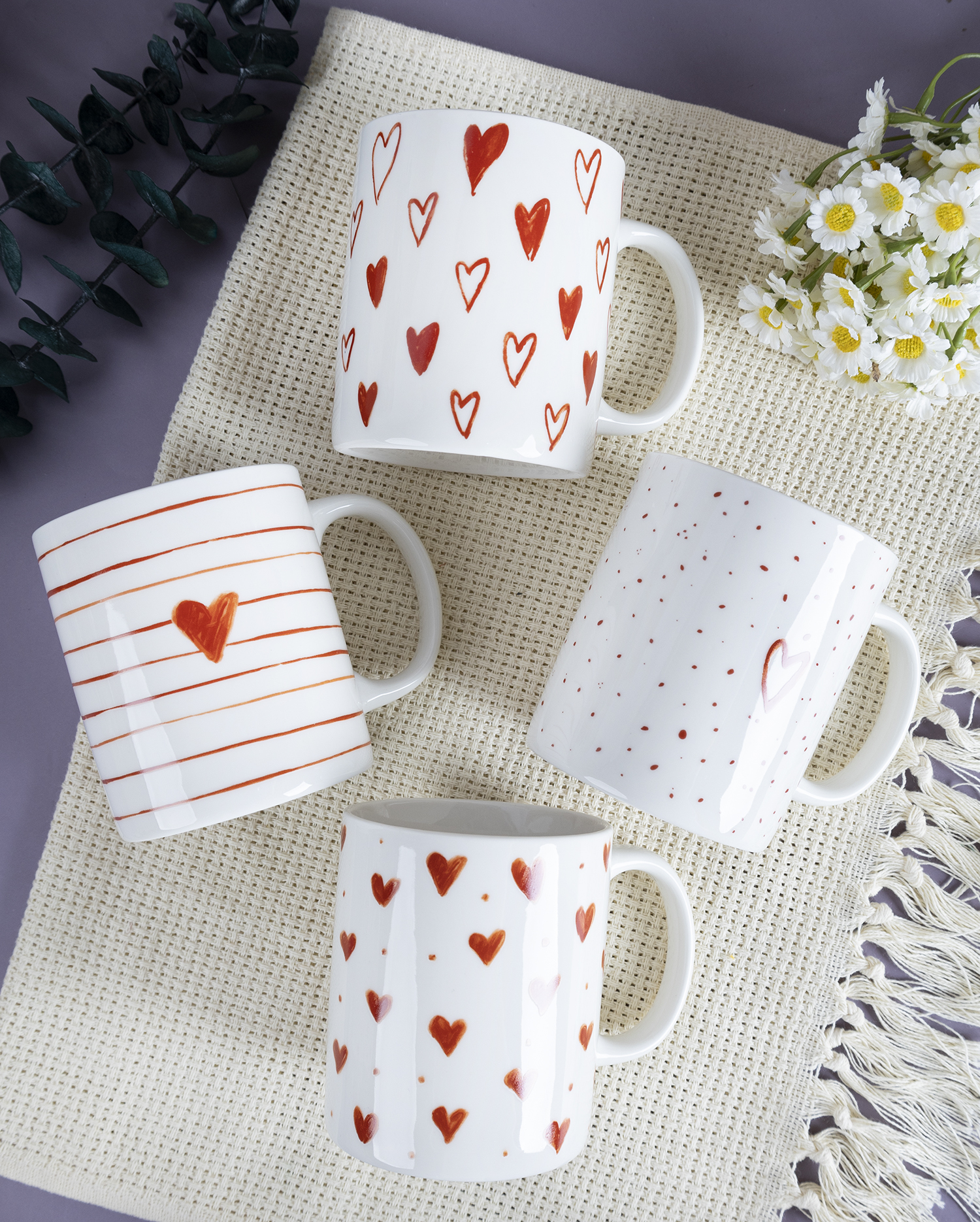 CHANGSHA HAPPY GO  Hand-Drawn Red Heart Line Design New Bone China Mug Set with Whimsical Style for Gifting  |happygodinnerware.com