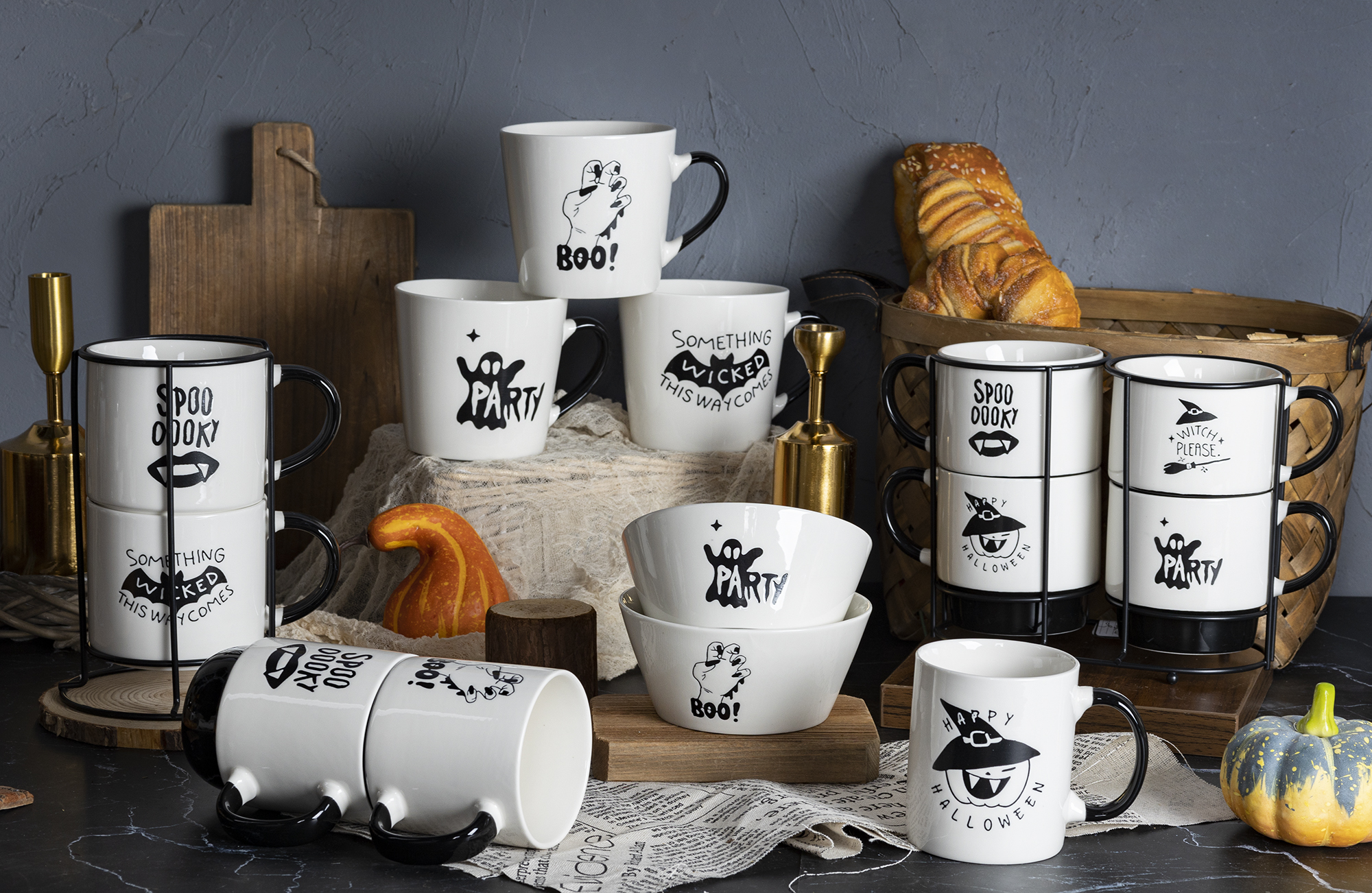 CHANGSHA HAPPY GO  Black and White Halloween Theme New Bone China Mug Set with Playful Ghost Prints and Festive Design  |happygodinnerware.com