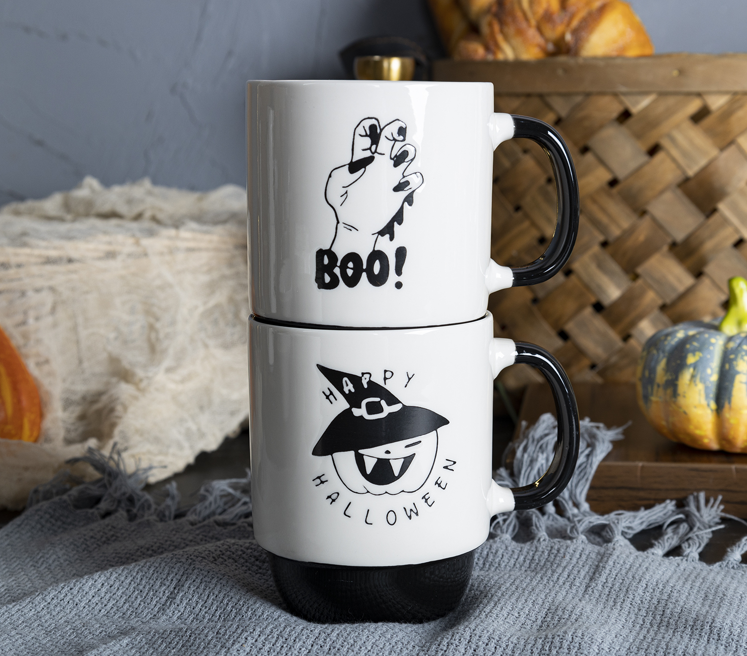 CHANGSHA HAPPY GO  Black and White Halloween Theme New Bone China Mug Set with Playful Ghost Prints and Festive Design  |happygodinnerware.com