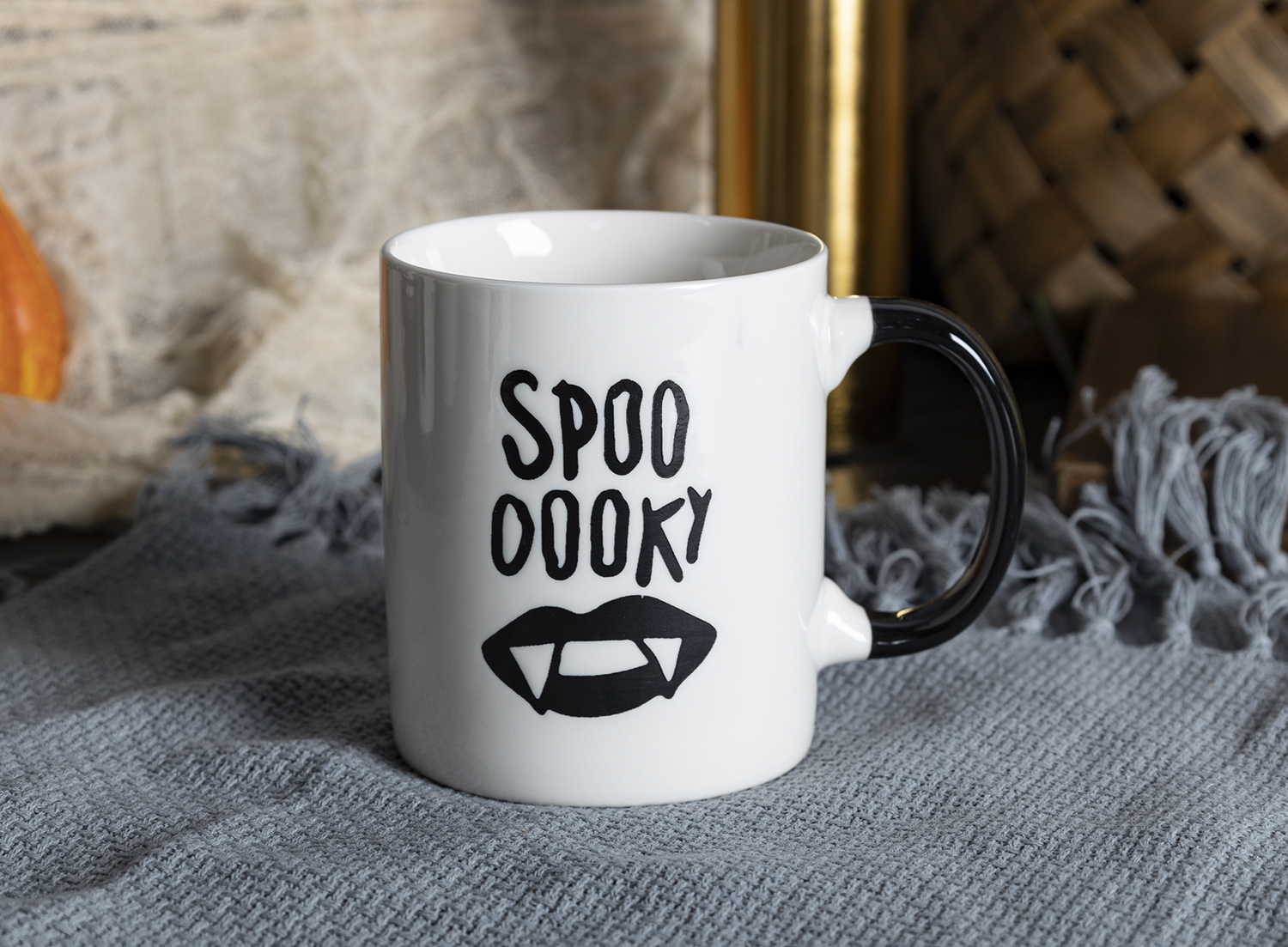 CHANGSHA HAPPY GO  Black and White Halloween Theme New Bone China Mug Set with Playful Ghost Prints and Festive Design  |happygodinnerware.com
