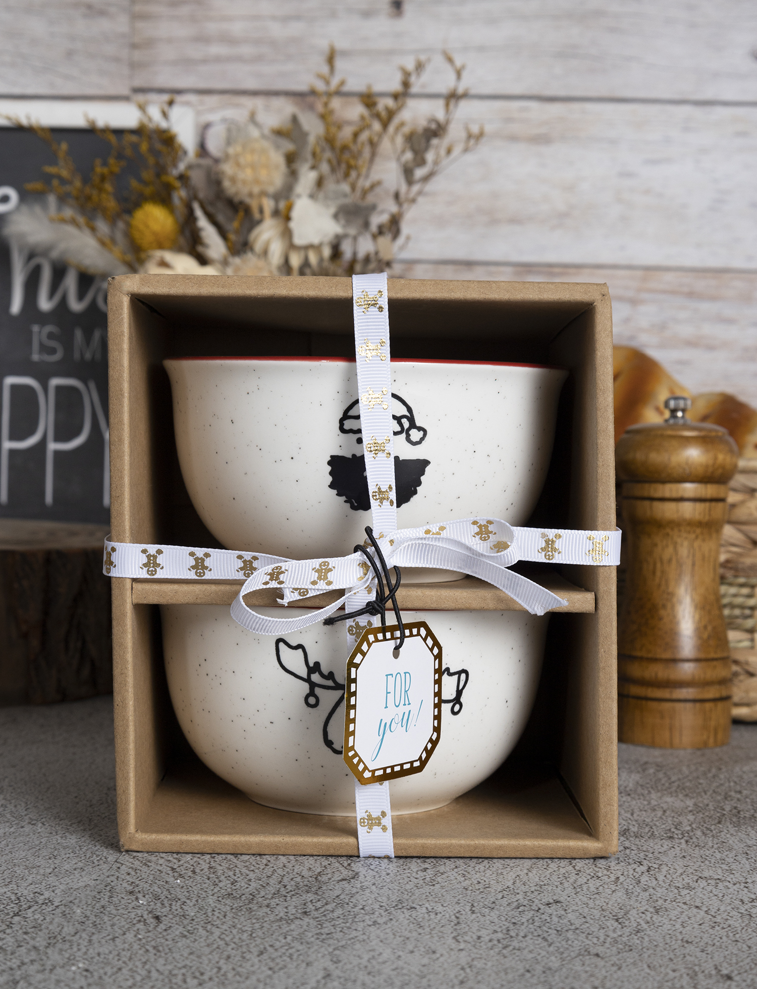 CHANGSHA HAPPY GO  Monochrome Christmas Bone China Mug Set with Hand-Drawn Festive Motifs in Black Ink Finish  |happygodinnerware.com
