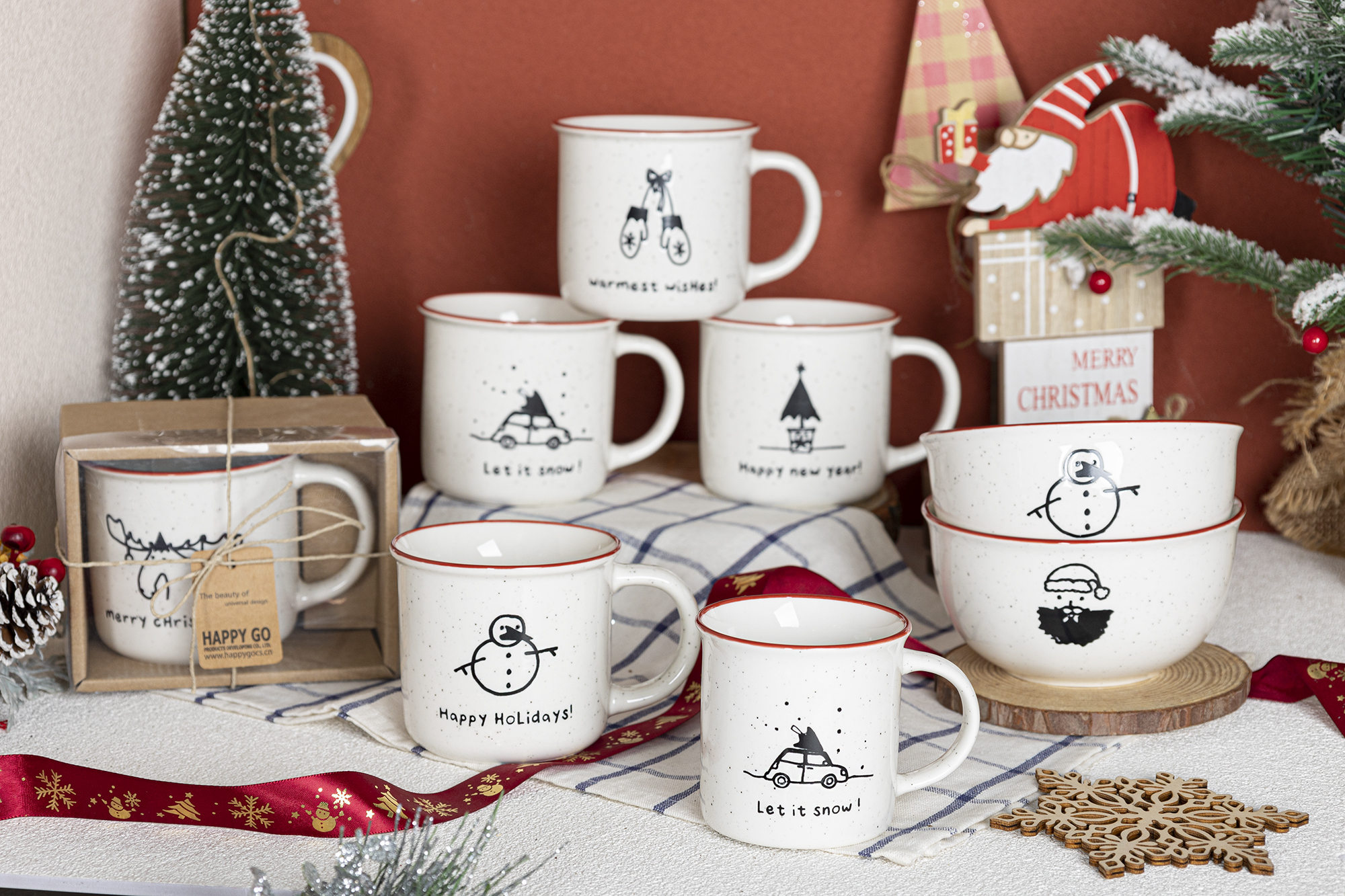 CHANGSHA HAPPY GO  Monochrome Christmas Bone China Mug Set with Hand-Drawn Festive Motifs in Black Ink Finish  |happygodinnerware.com