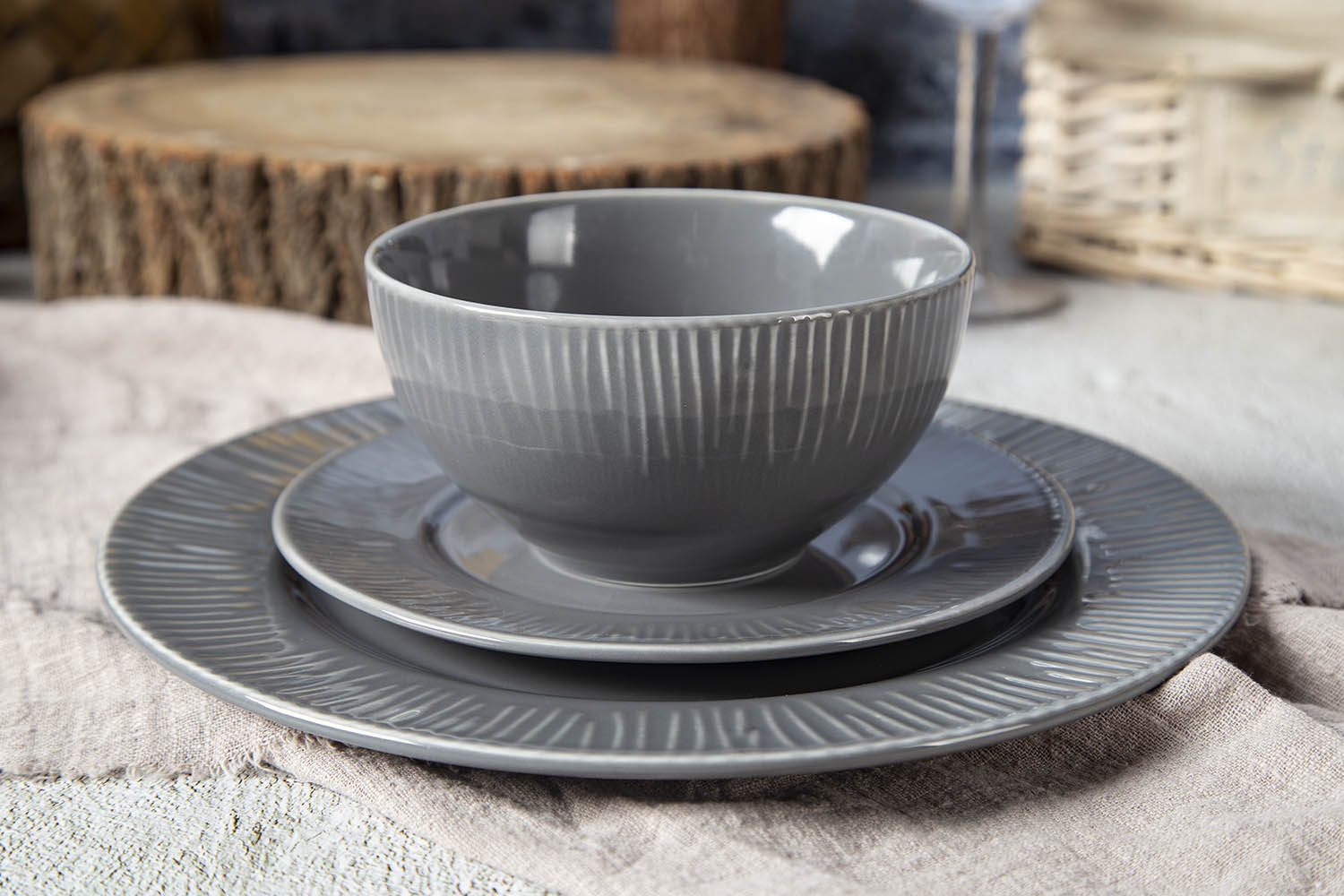 CHANGSHA HAPPY GO Whisper Emboss – White Porcelain Dinnerware Set | happygodinnerware.com