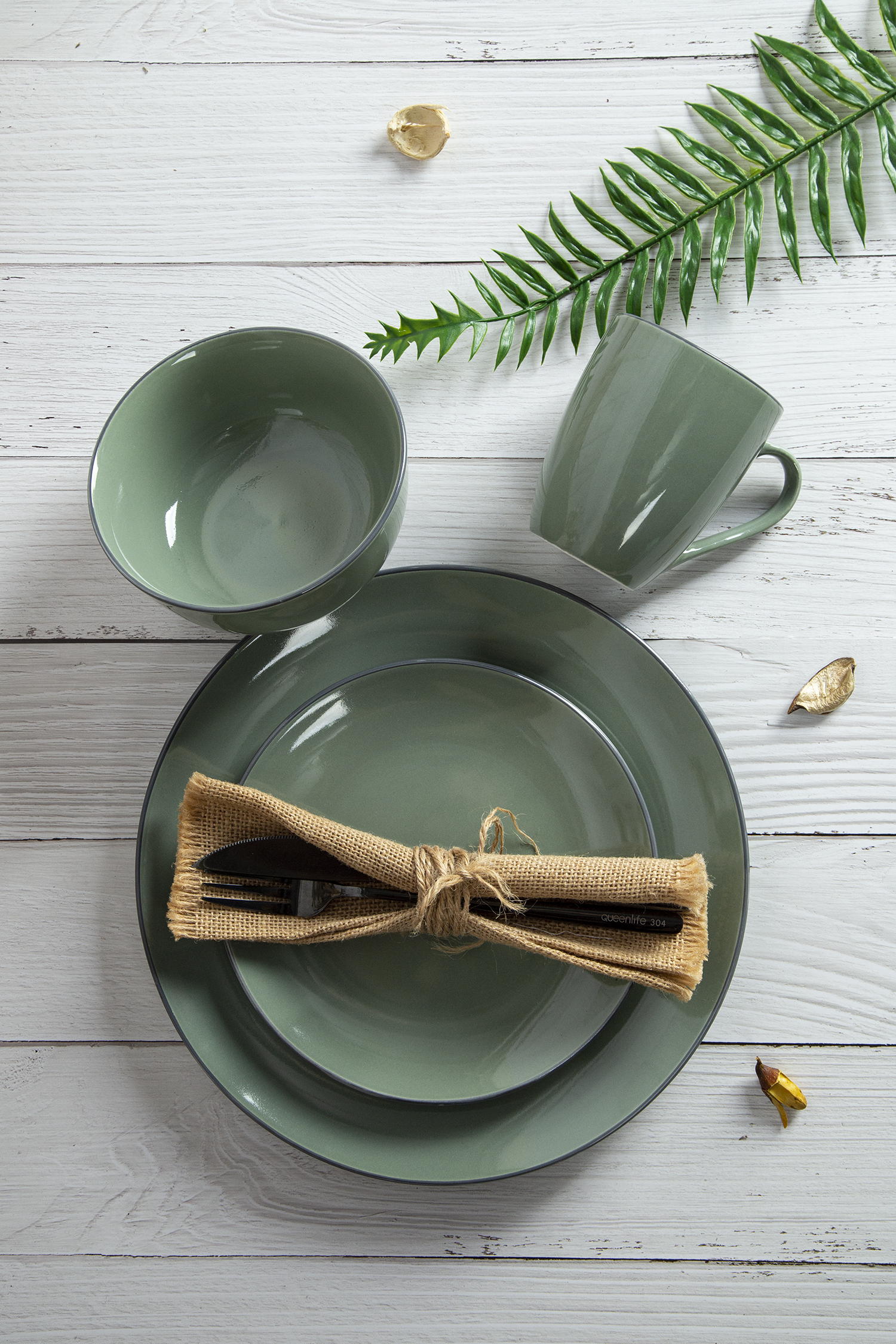 CHANGSHA HAPPY GO Ceramic Serving Bowls with Embossed Dots and Colorful Floral Printed Interiors | happygodinnerware.com