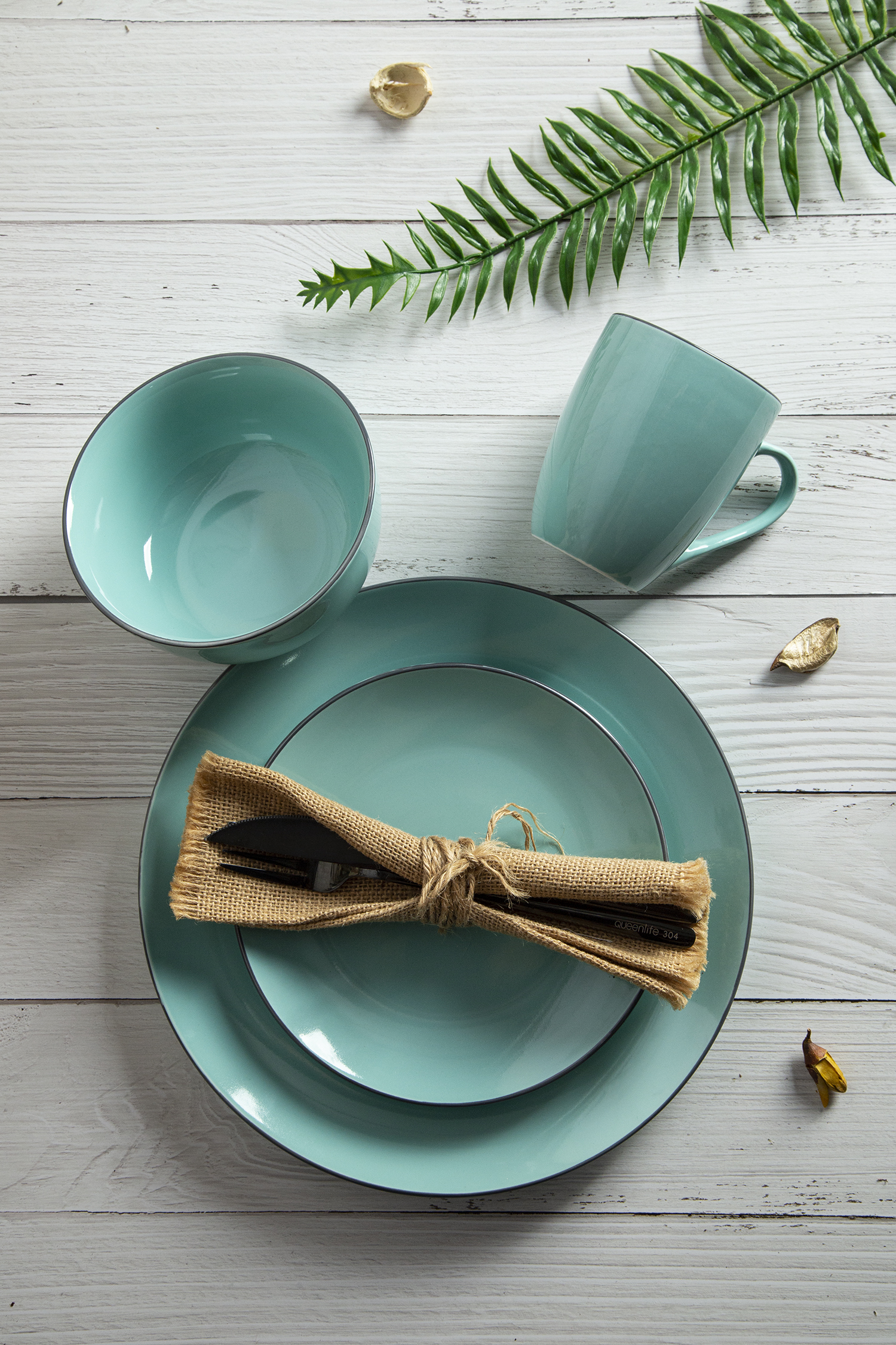 CHANGSHA HAPPY GO Ceramic Serving Bowls with Embossed Dots and Colorful Floral Printed Interiors | happygodinnerware.com