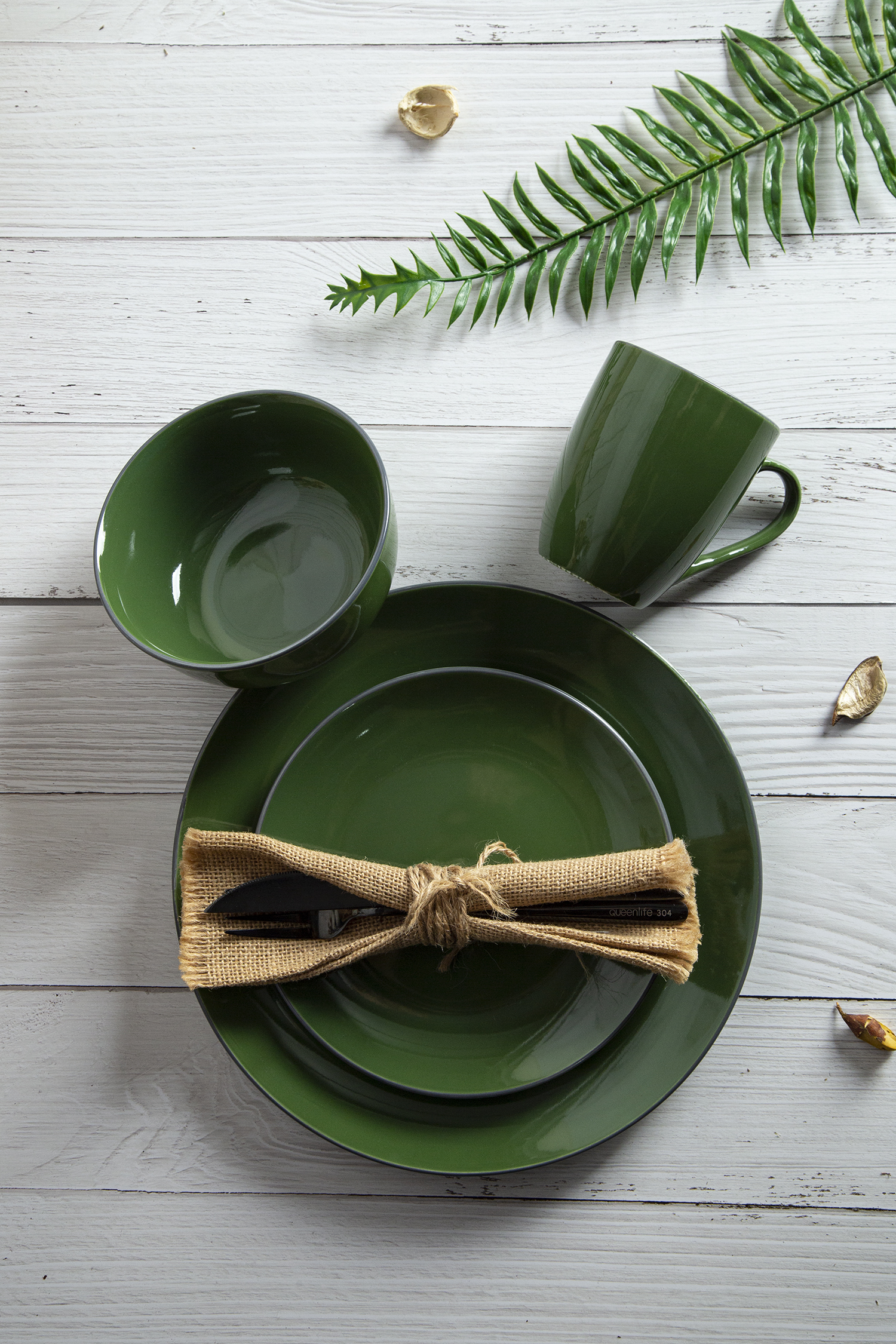 CHANGSHA HAPPY GO Ceramic Serving Bowls with Embossed Dots and Colorful Floral Printed Interiors | happygodinnerware.com