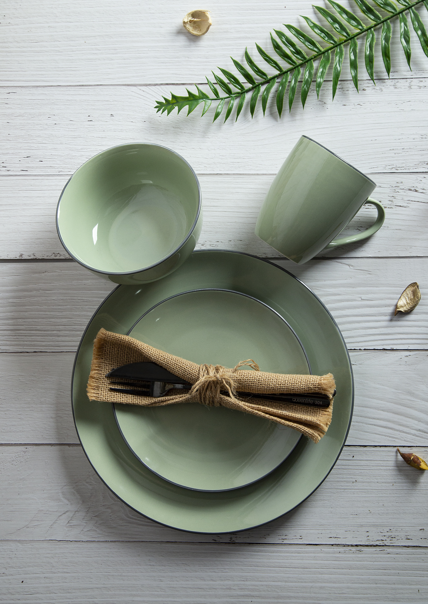 CHANGSHA HAPPY GO Ceramic Serving Bowls with Embossed Dots and Colorful Floral Printed Interiors | happygodinnerware.com