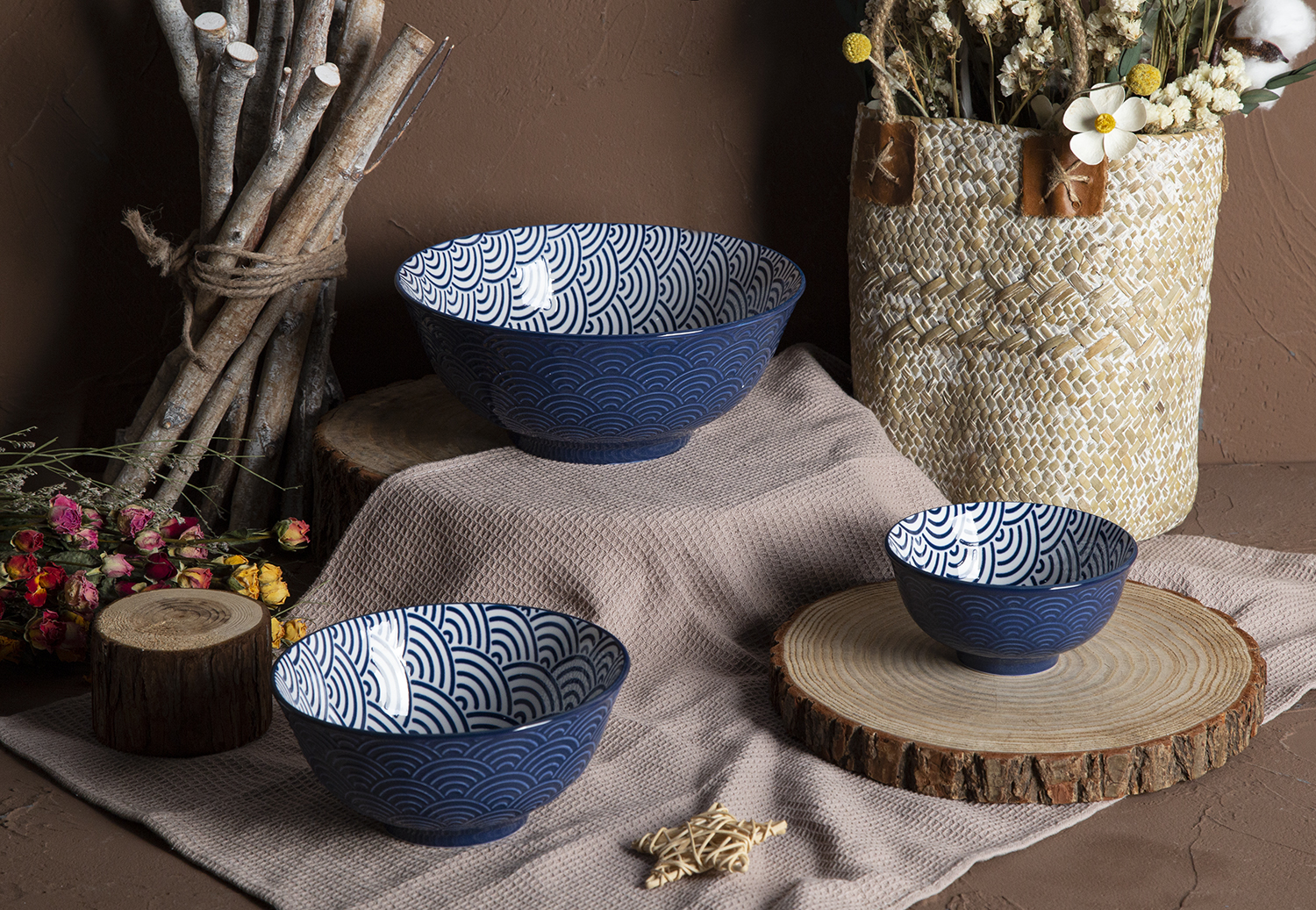 CHANGSHA HAPPY GO Green Ceramic Bowls with Embossed Floral Patterns and Printed Interiors | happygodinnerware.com