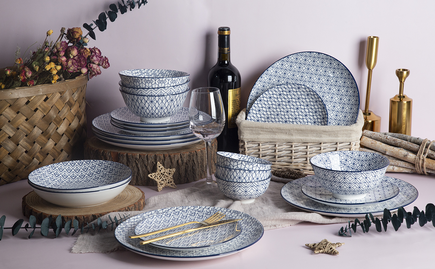 CHANGSHA HAPPY GO White Porcelain Dinnerware with Blue and Gray Mixed Floral Prints | happygodinnerware.com