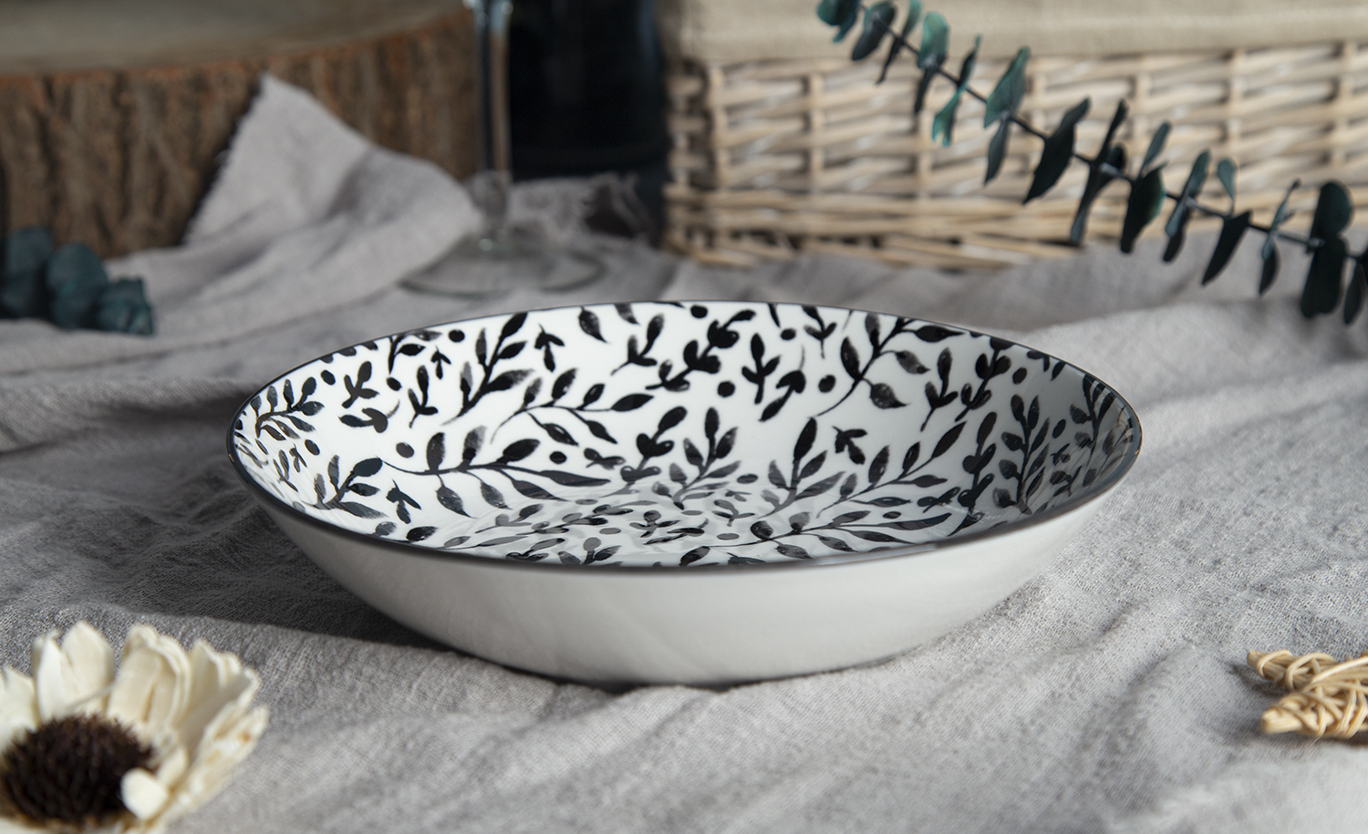CHANGSHA HAPPY GO White Porcelain Dinnerware with Black Floral Print | happygodinnerware.com