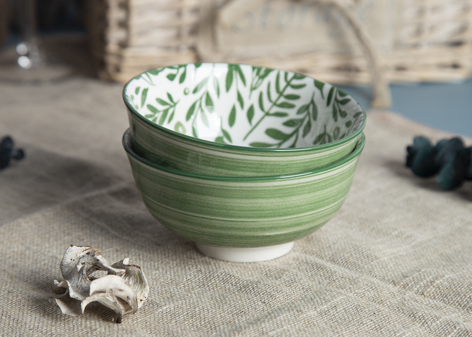 CHANGSHA HAPPY GO White Porcelain Dinnerware with Green Leaf Print Design | happygodinnerware.com