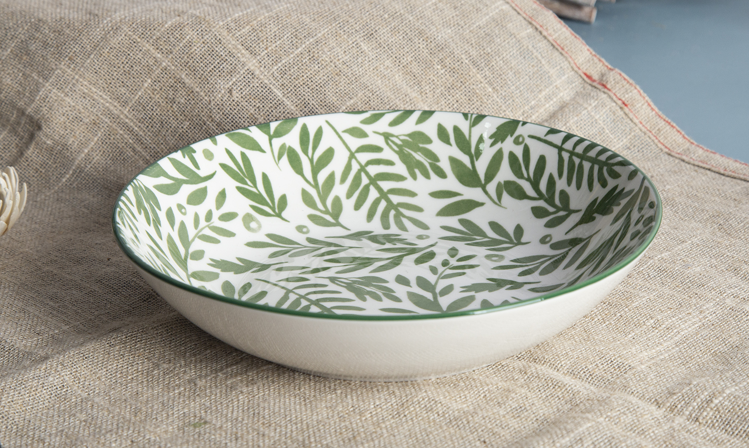 CHANGSHA HAPPY GO White Porcelain Dinnerware with Green Leaf Print Design | happygodinnerware.com