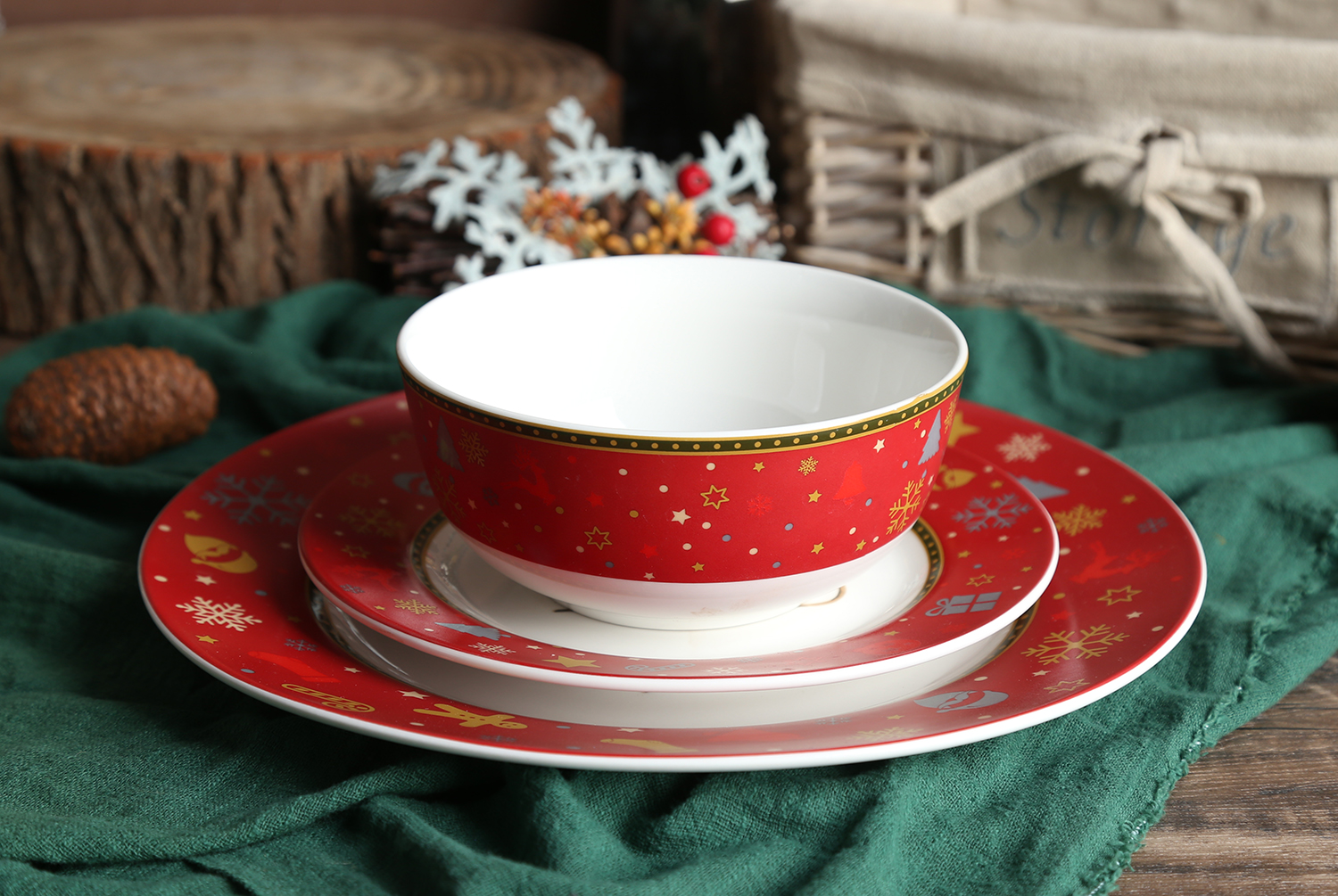 CHANGSHA HAPPY GO White Porcelain Dinnerware with Glazed Color Techniques | happygodinnerware.com
