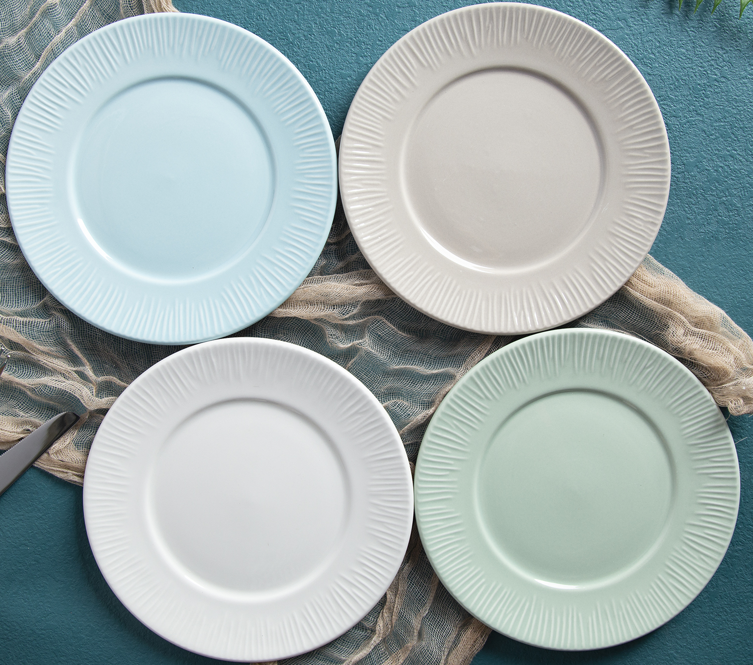 CHANGSHA HAPPY GO Embossed Color Glaze Porcelain Dinnerware Set – Vertical Stripe Texture | happygodinnerware.com