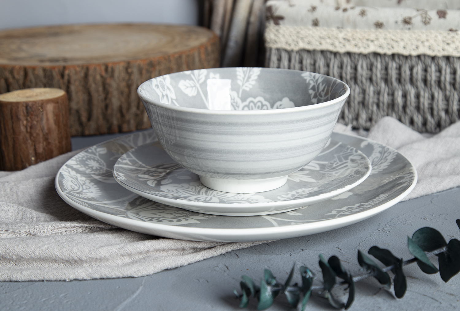 CHANGSHA HAPPY GO Noir Blossom Embossed & Decal White Porcelain |happygodinnerware.com