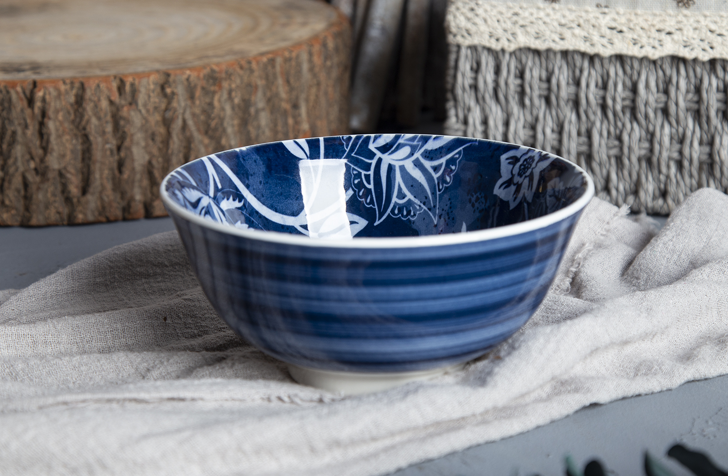 CHANGSHA HAPPY GO Noir Blossom Embossed & Decal White Porcelain |happygodinnerware.com