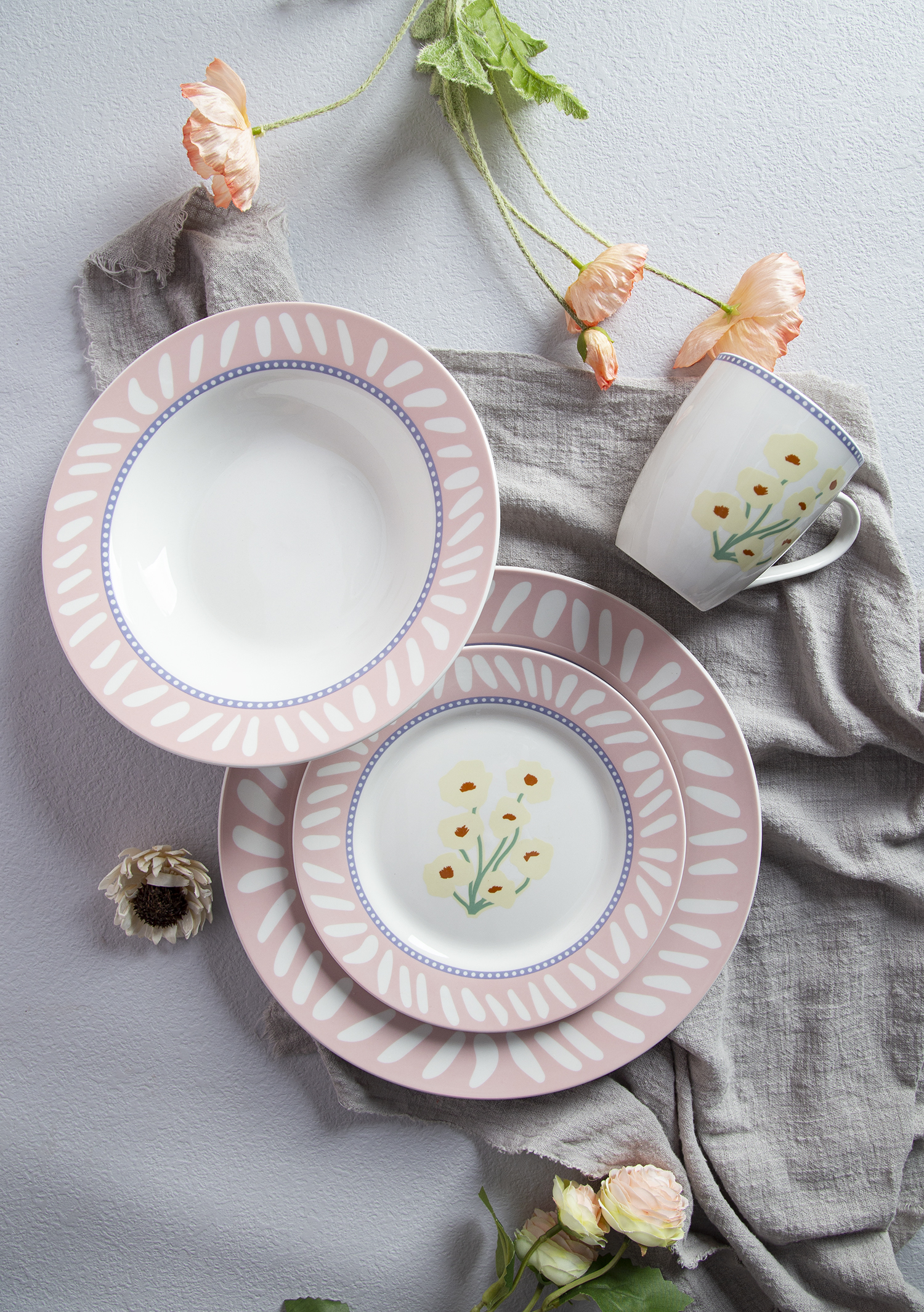 CHANGSHA HAPPY GO Ebony Lace Embossed & Decal White Porcelain |happygodinnerware.com