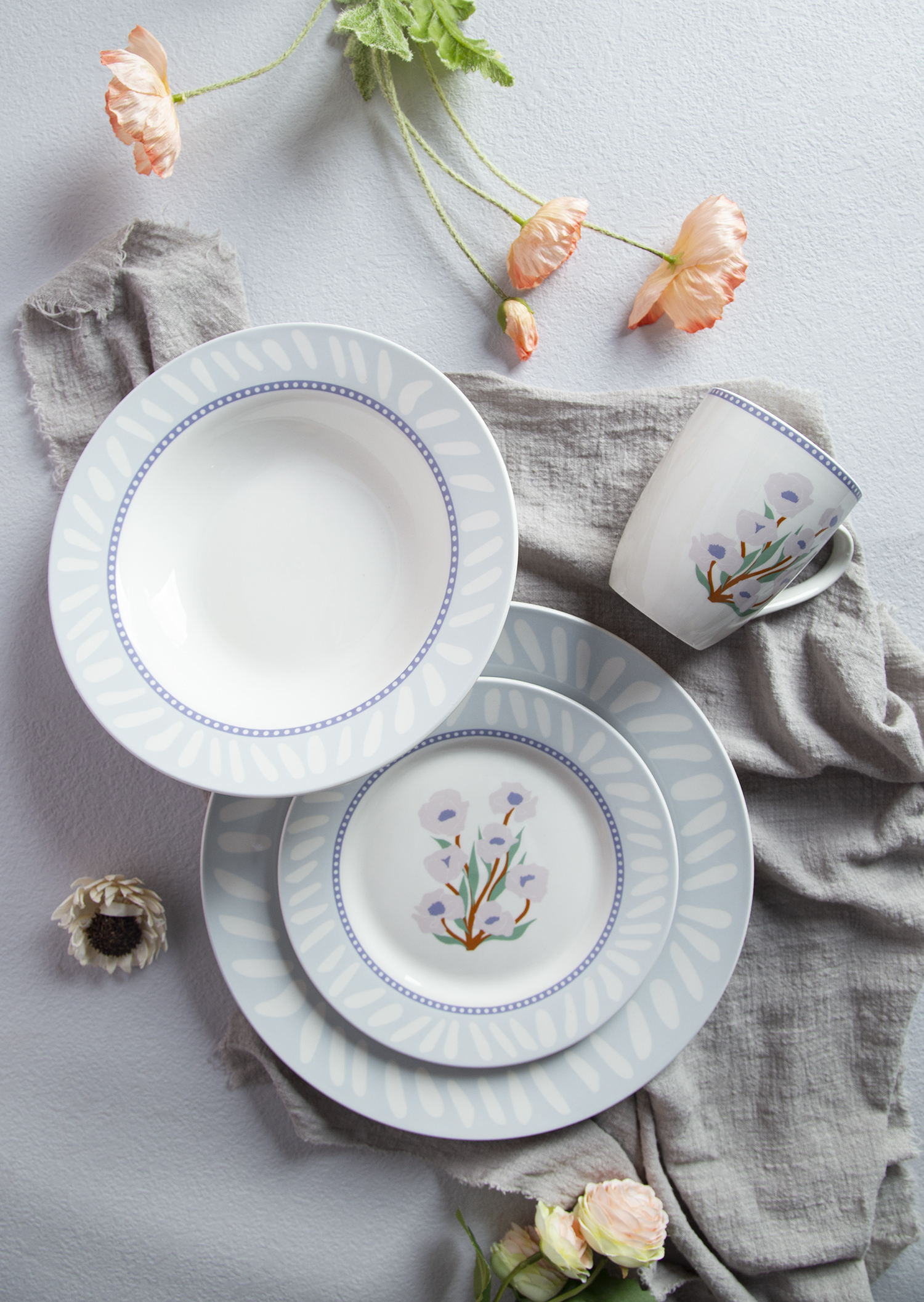 CHANGSHA HAPPY GO Ebony Lace Embossed & Decal White Porcelain |happygodinnerware.com