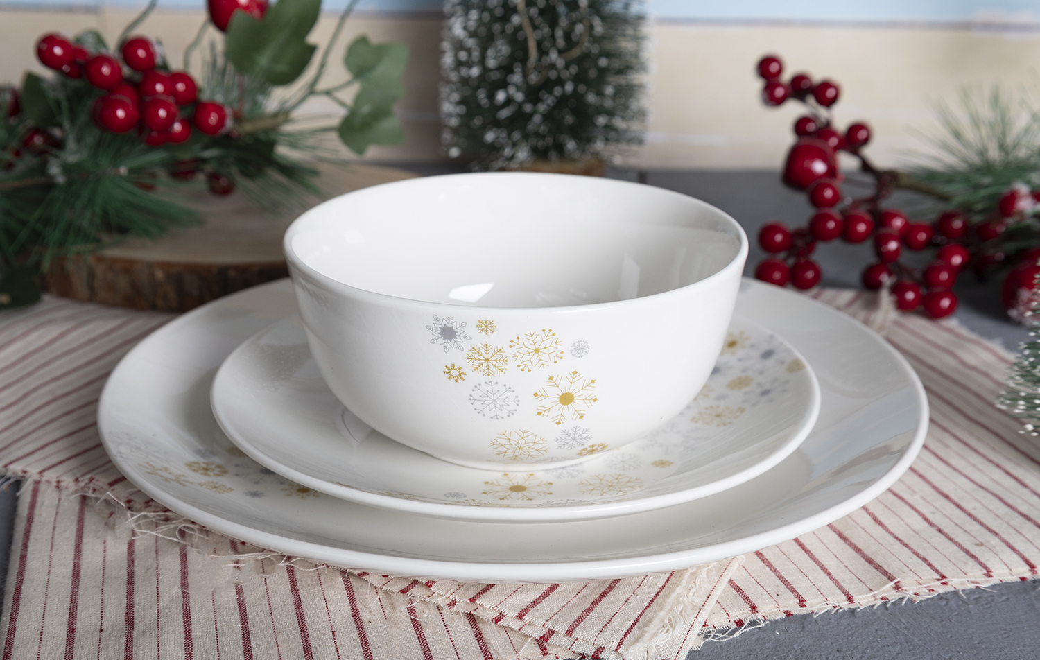 CHANGSHA HAPPY GO Christmas Deer & Snowflakes Print |happygodinnerware.com