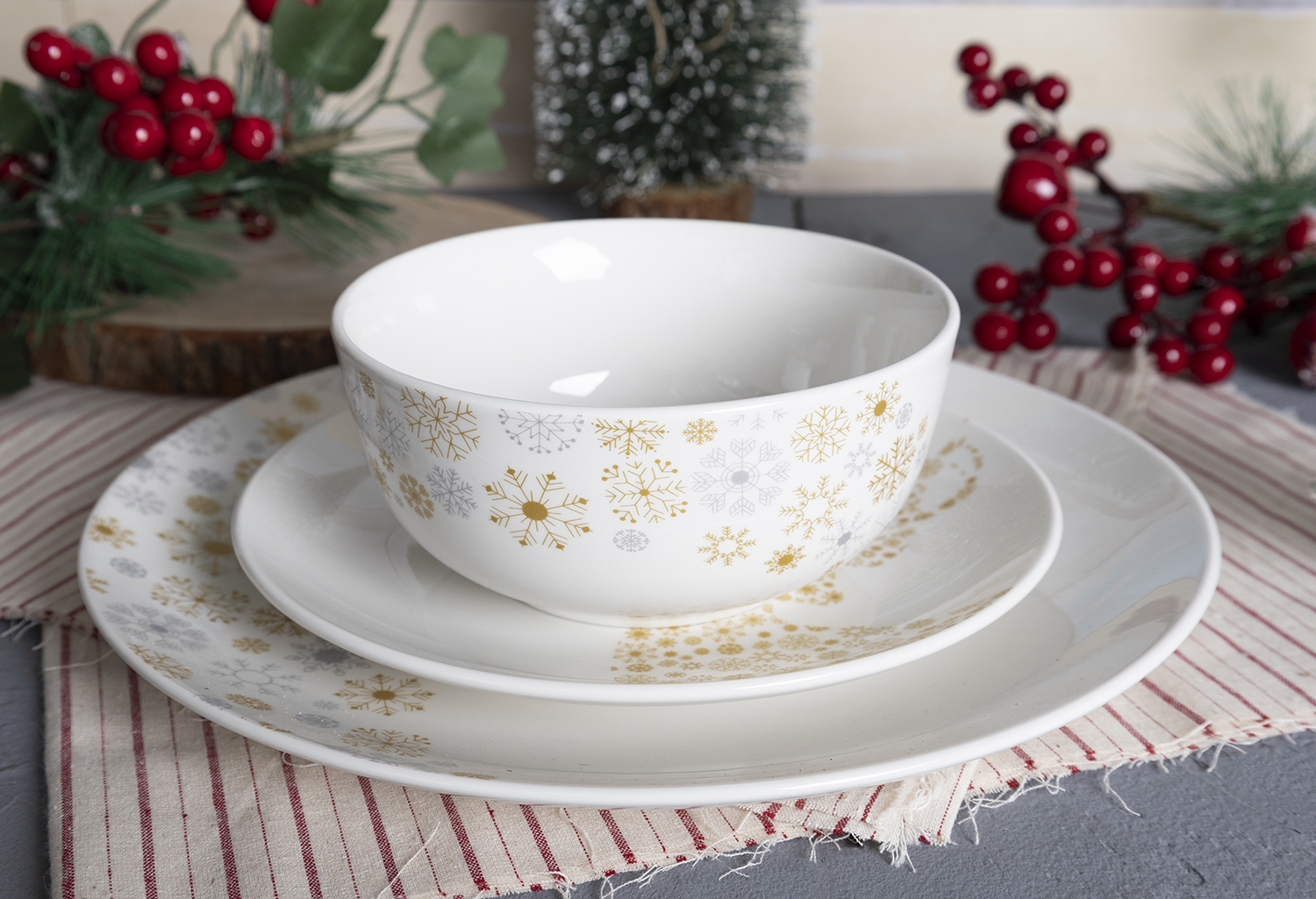 CHANGSHA HAPPY GO Christmas Deer & Snowflakes Print |happygodinnerware.com