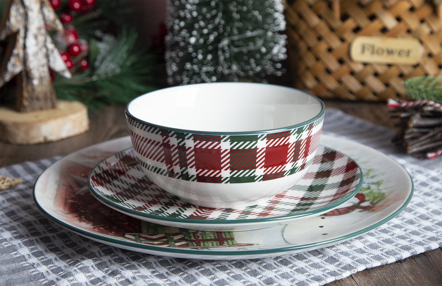CHANGSHA HAPPY GO Christmas Snowman and Tartan Plaid Decal Dinnerware Set with Festive Holiday Designs  |happygodinnerware.com