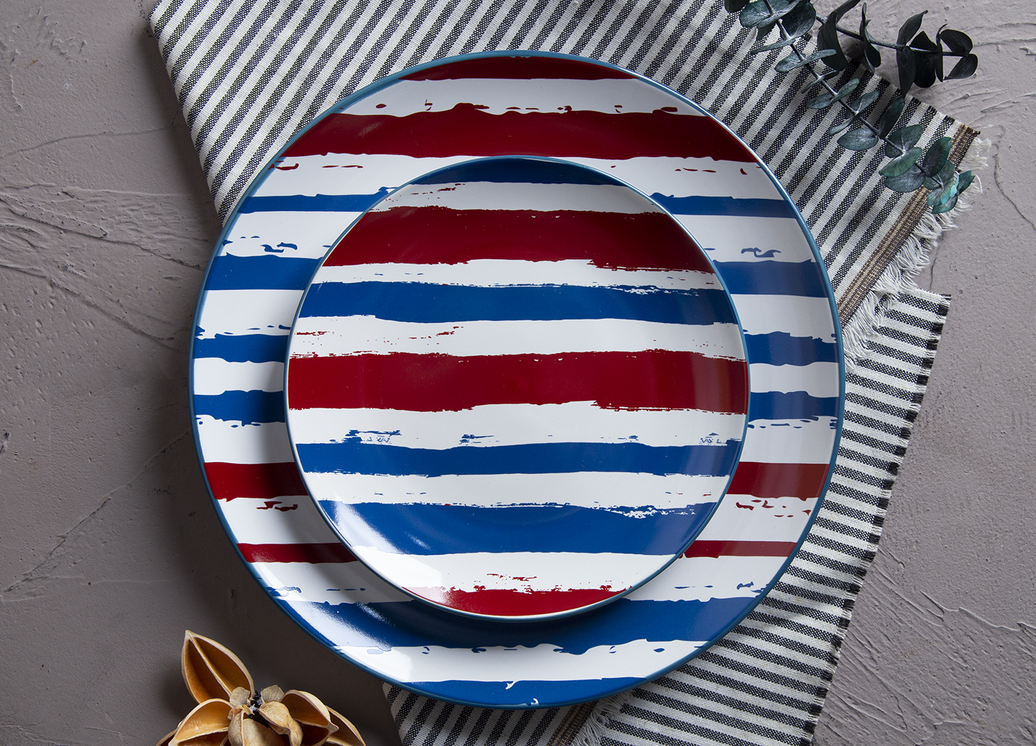 CHANGSHA HAPPY GO Patriotic American Style Decal Dinnerware Set with Stars, Stripes, and USA Flag Patterns  |happygodinnerware.com