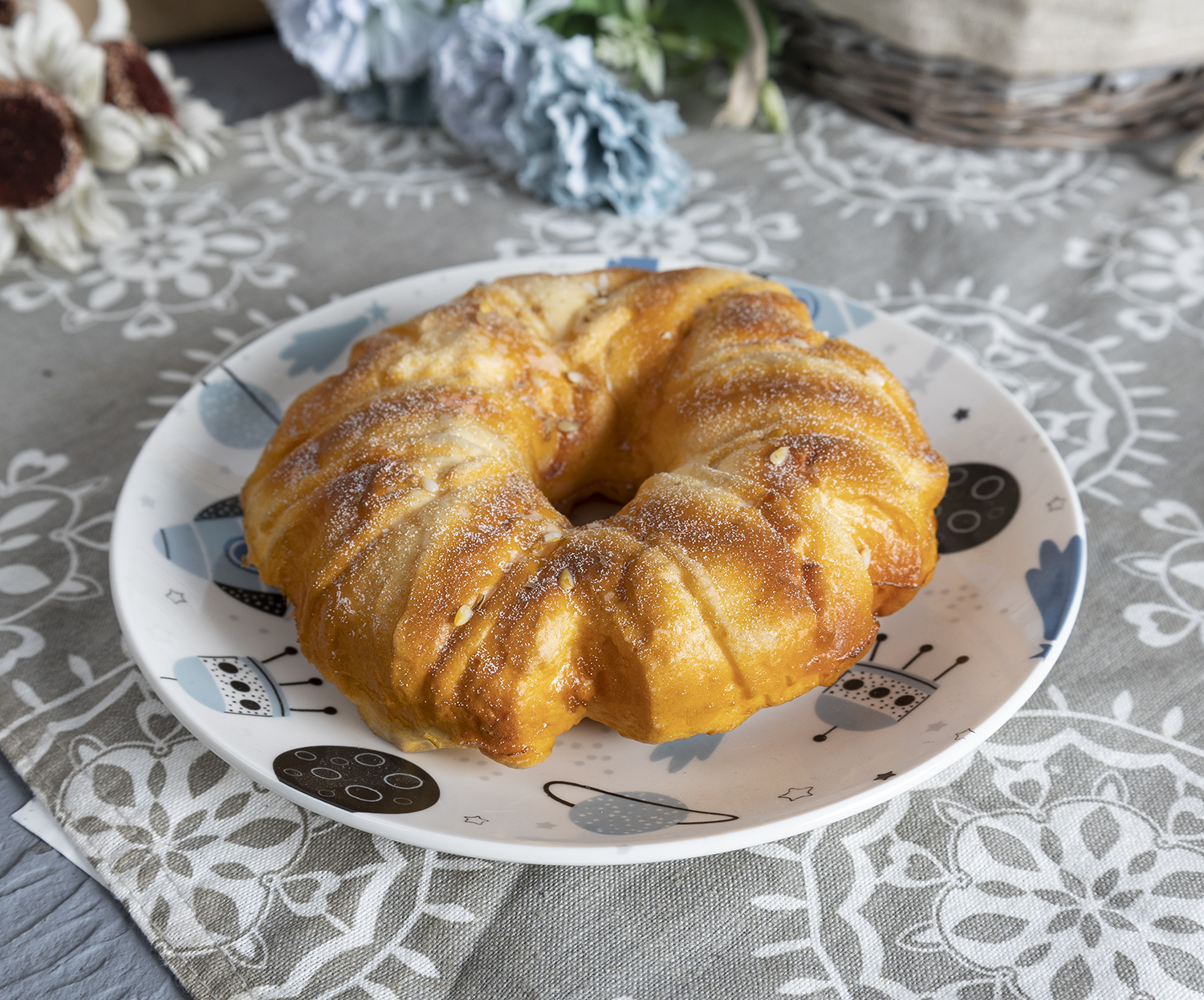 CHANGSHA HAPPY GO  Children's Space Adventure Decal Dinnerware Set with Cartoon Planets, Rockets, and Astronaut Designs  |happygodinnerware.com