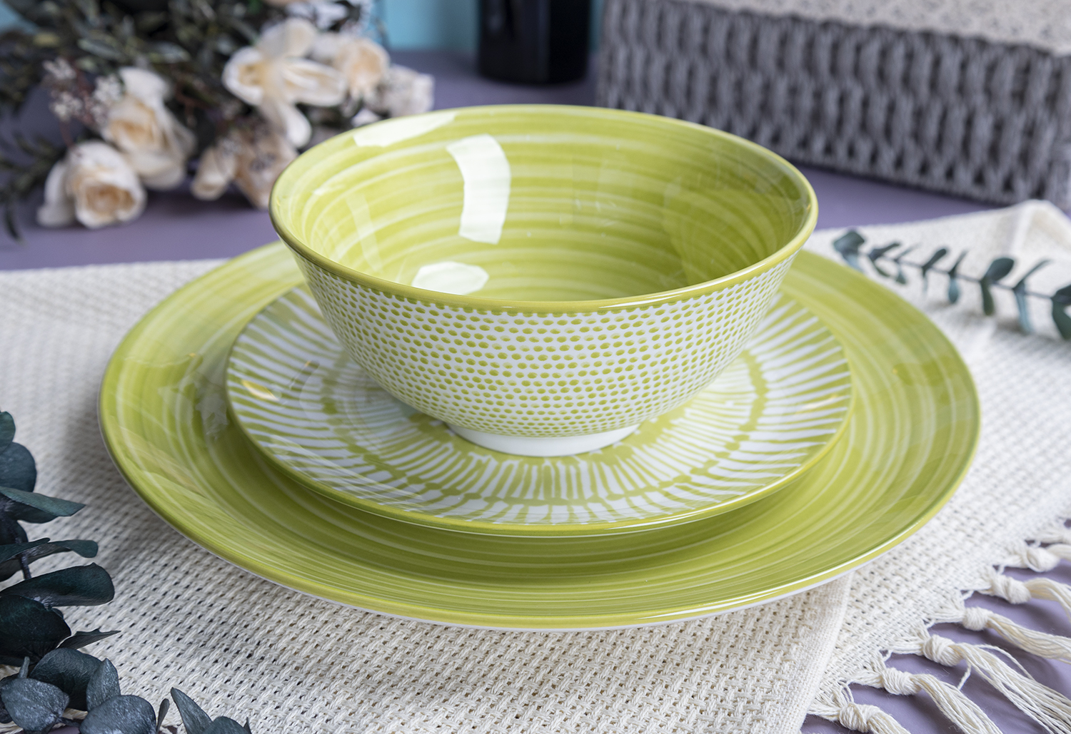 CHANGSHA HAPPY GO Handpainted-Style Speckled White Porcelain Dinnerware Set with Casual Brown and Blue Rims  |happygodinnerware.com