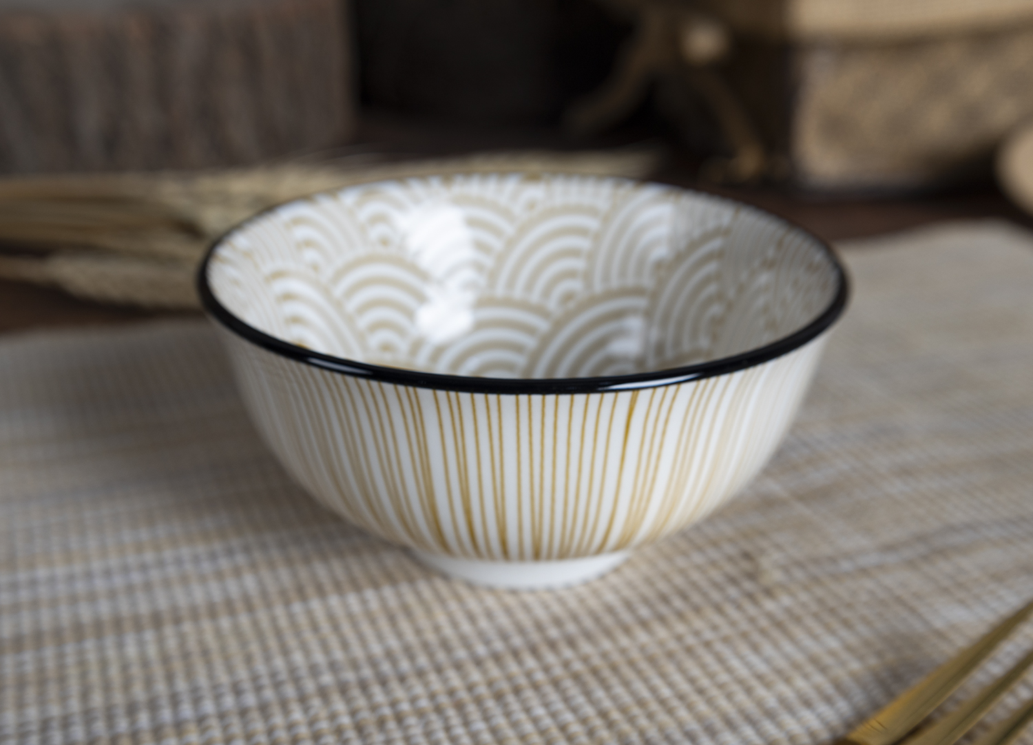 CHANGSHA HAPPY GO  Elegant Gold Accented Porcelain Dinnerware Set with Minimalist Geometric Patterns   |happygodinnerware.com