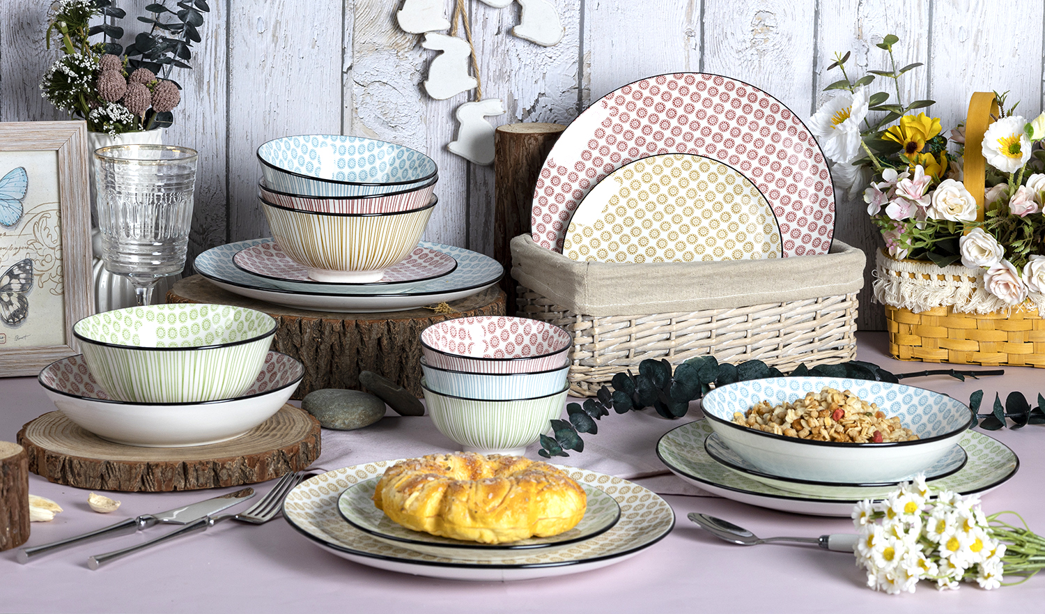 CHANGSHA HAPPY GO  Pastel Colored Porcelain Dinnerware Set with Delicate Striped and Floral Patterns  |happygodinnerware.com