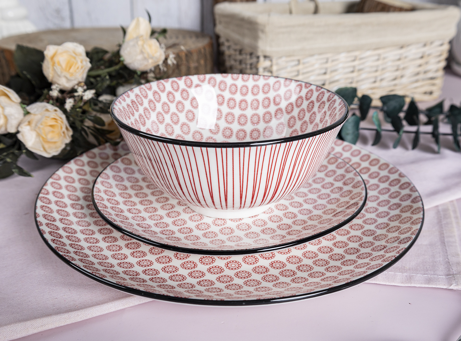 CHANGSHA HAPPY GO  Pastel Colored Porcelain Dinnerware Set with Delicate Striped and Floral Patterns  |happygodinnerware.com