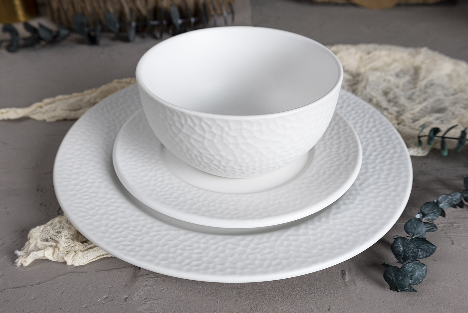 CHANGSHA HAPPY GO Stoneware Embossed Dinnerware Set with Matte Texture and Minimalist Color Block Design|happygodinnerware.com