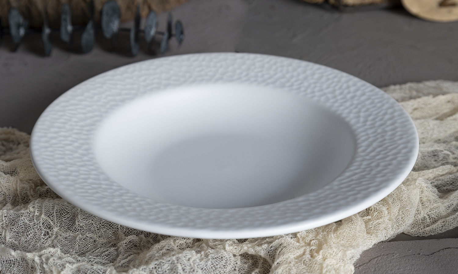 CHANGSHA HAPPY GO Stoneware Embossed Dinnerware Set with Matte Texture and Minimalist Color Block Design|happygodinnerware.com