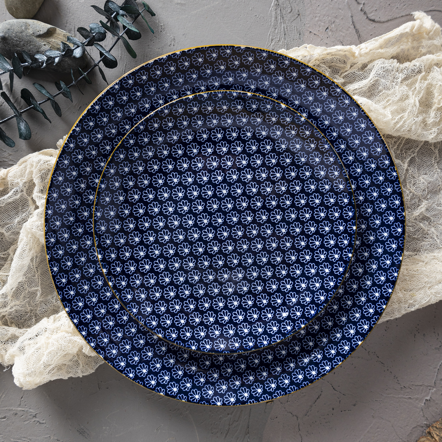 CHANGSHA HAPPY GO  Deep Blue Porcelain Dinnerware Set with Gold Rim and Mixed Traditional Patterns  |happygodinnerware.com