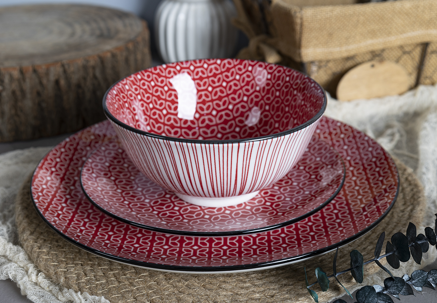 CHANGSHA HAPPY GO  Vibrant Red Porcelain Dinnerware Set with Classic Patterns and Modern Stripes   |happygodinnerware.com