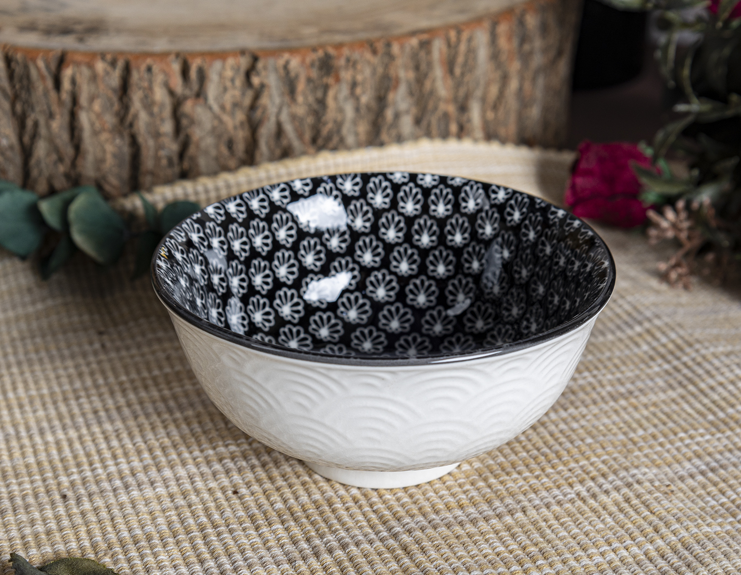 CHANGSHA HAPPY GO  Textured White Porcelain Bowl Set with Colorful Interior Prints and Wave Surface Design  |happygodinnerware.com