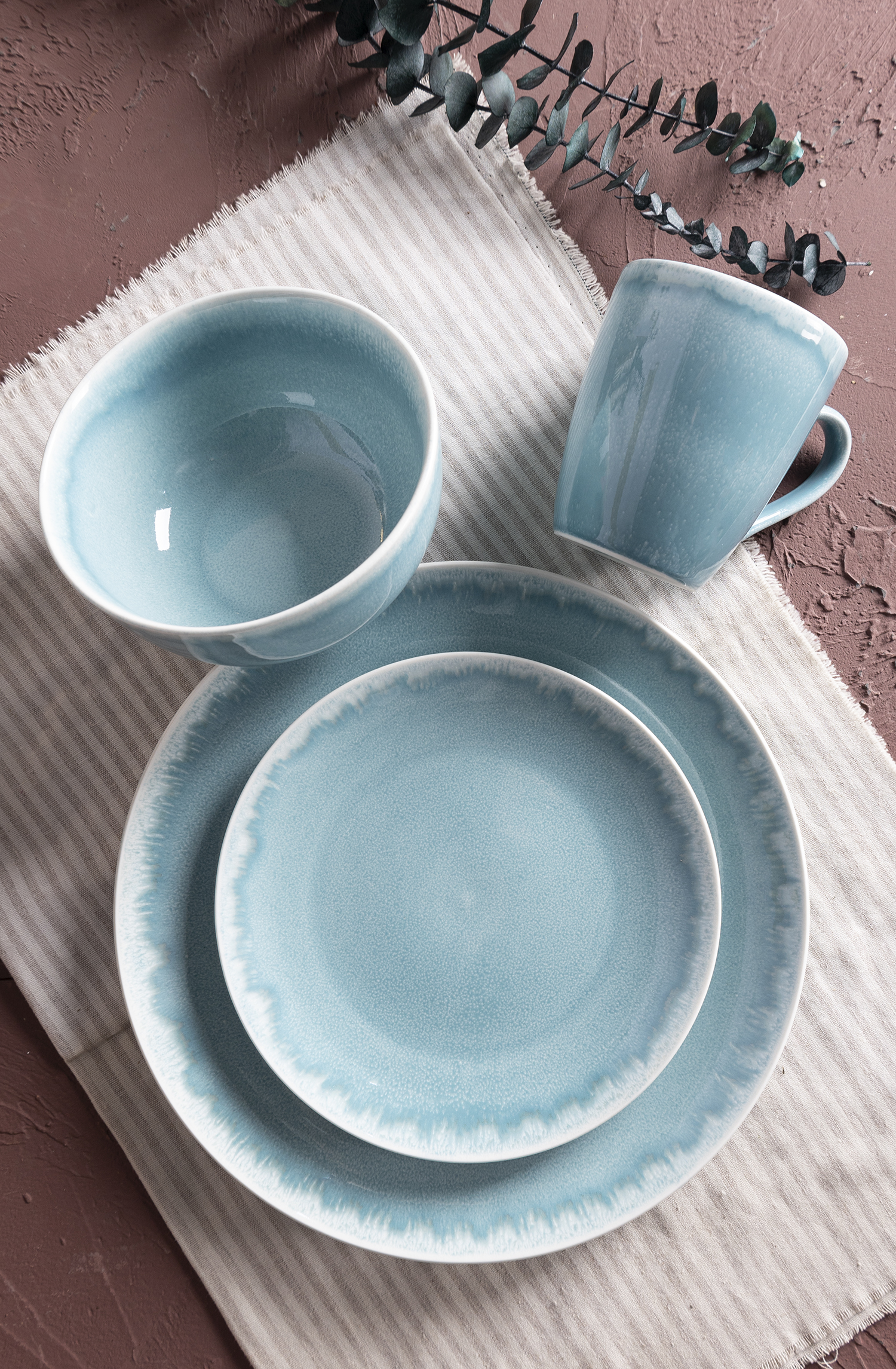 CHANGSHA HAPPY GO Reactive Glaze Porcelain Dinnerware Set with Gradient Color and Rustic Texture |happygodinnerware.com