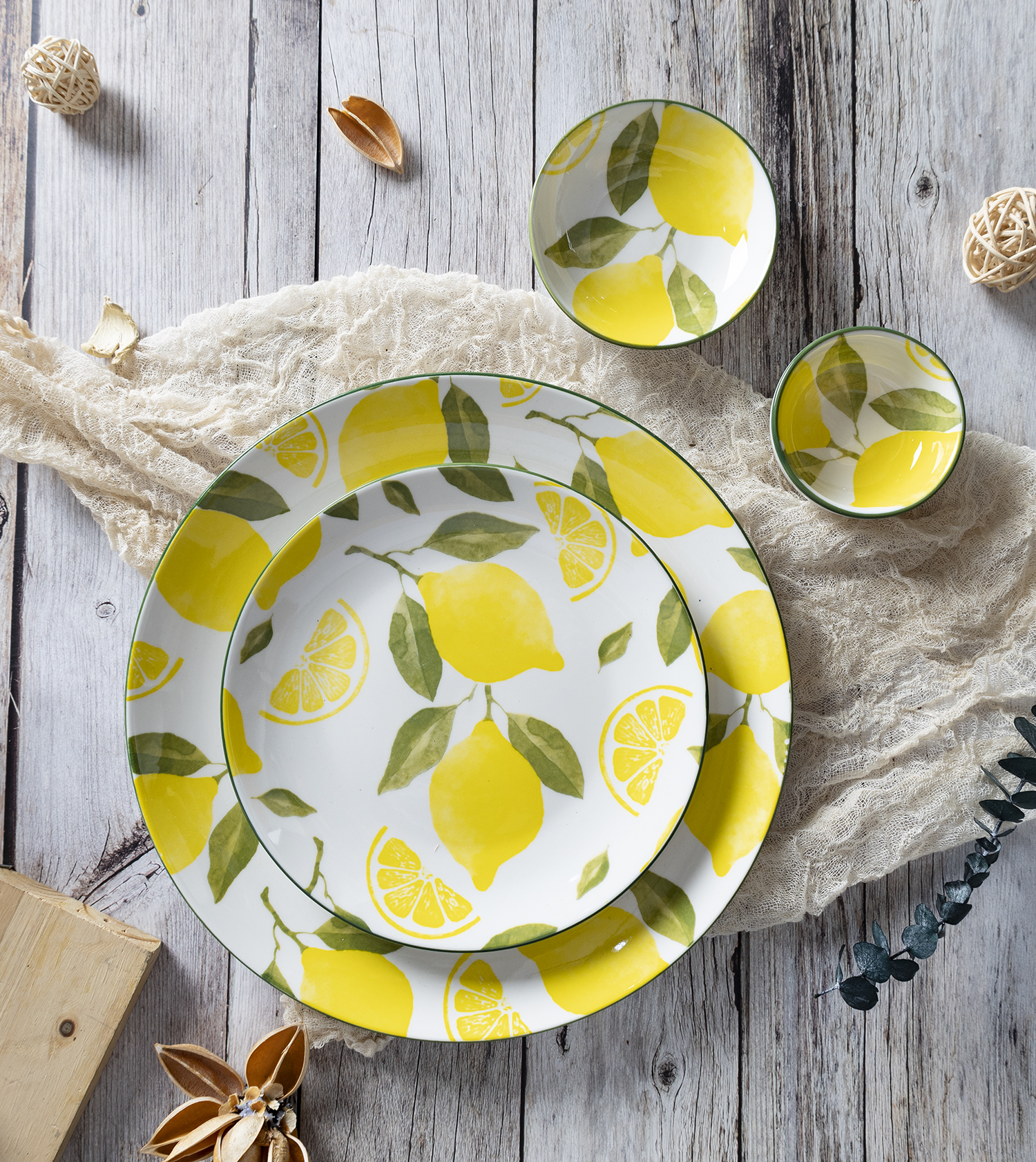 CHANGSHA HAPPY GO Fresh Lemon Patterned White Porcelain Dinnerware Set with Green Exterior and Vibrant Fruit Design |happygodinnerware.com